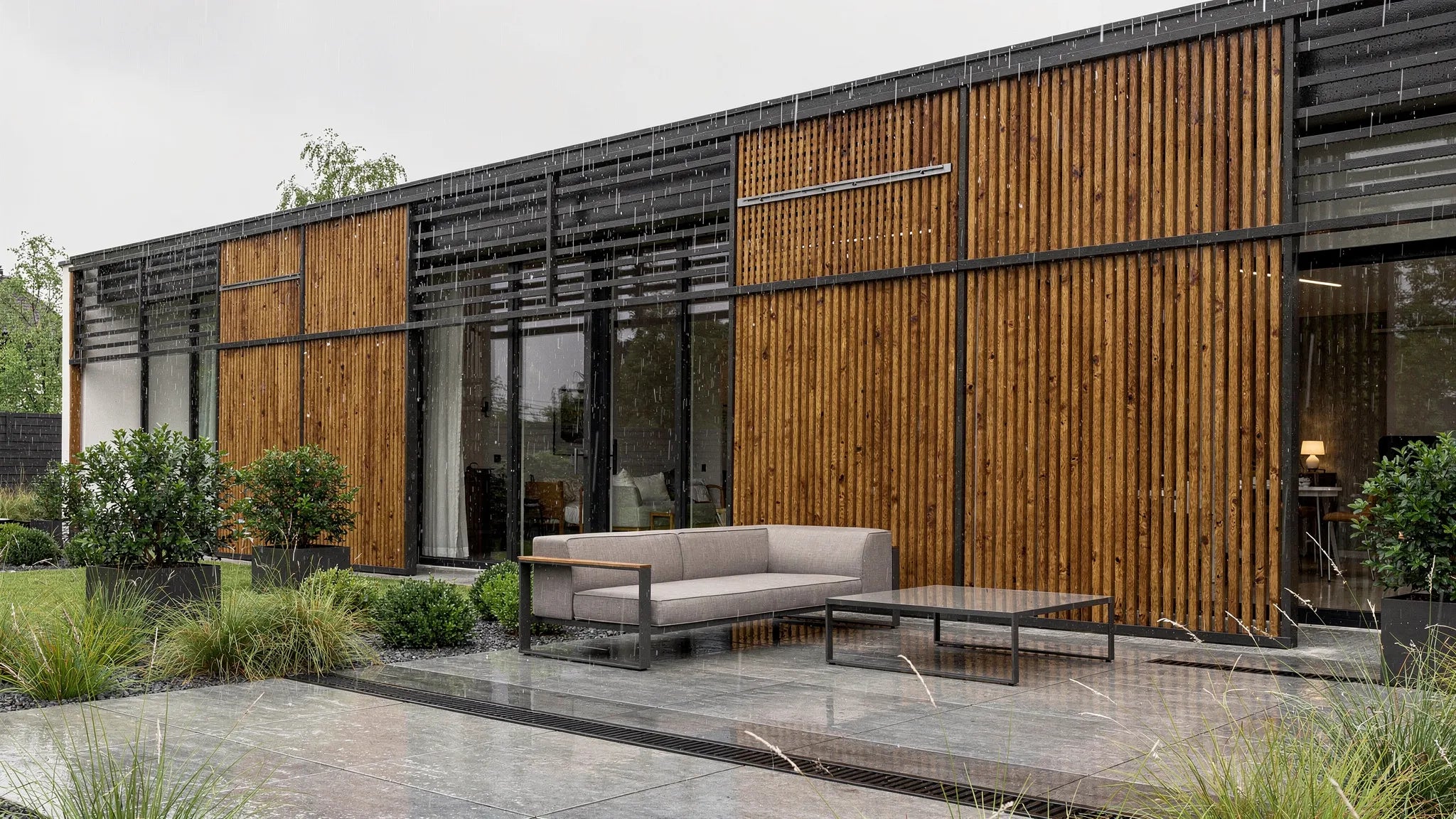 Riflaj exterior: ce rezistă la soare și ploaie