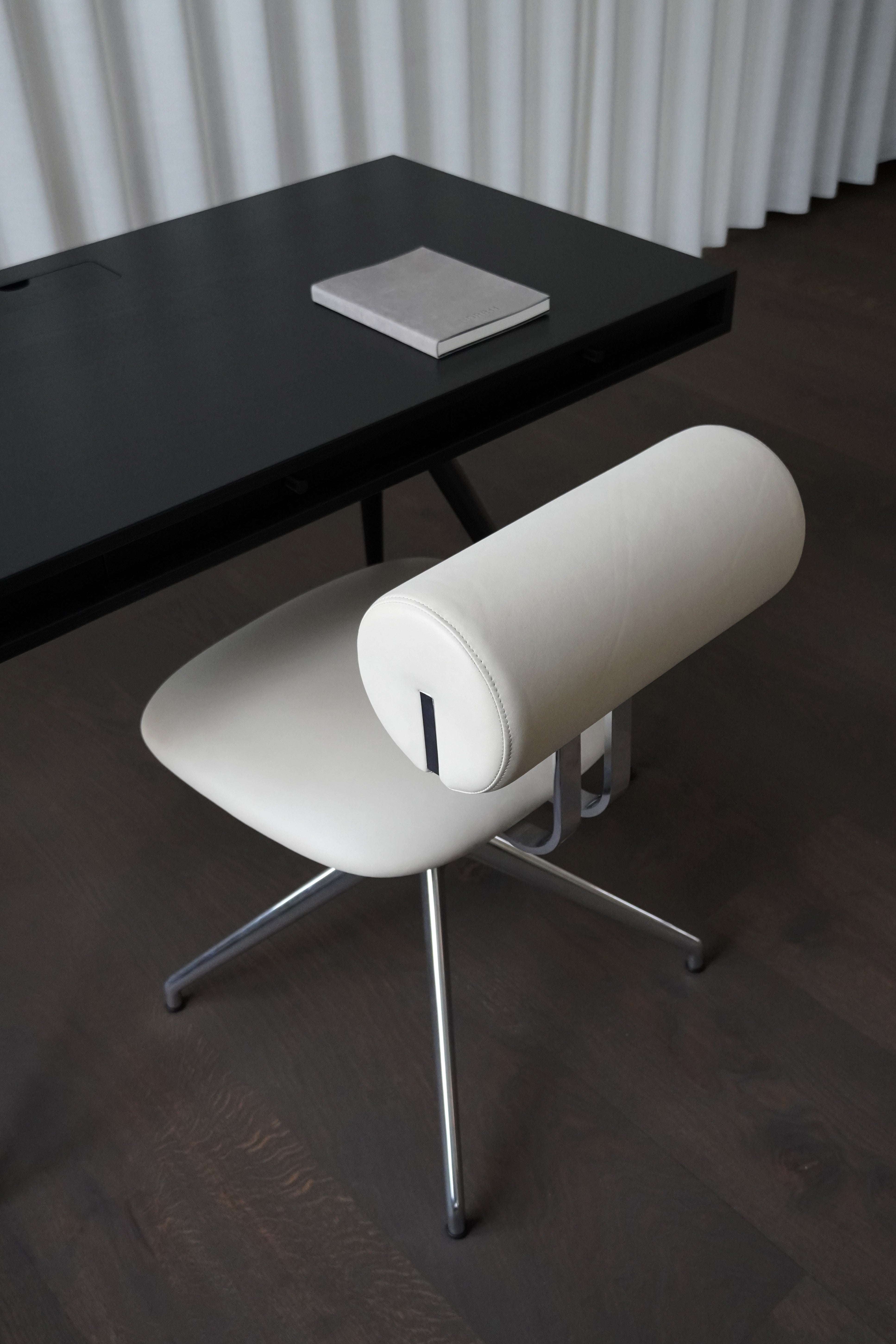 NORR11 scaun Hippo Work 4 star | crom | 70x58xh77 cm