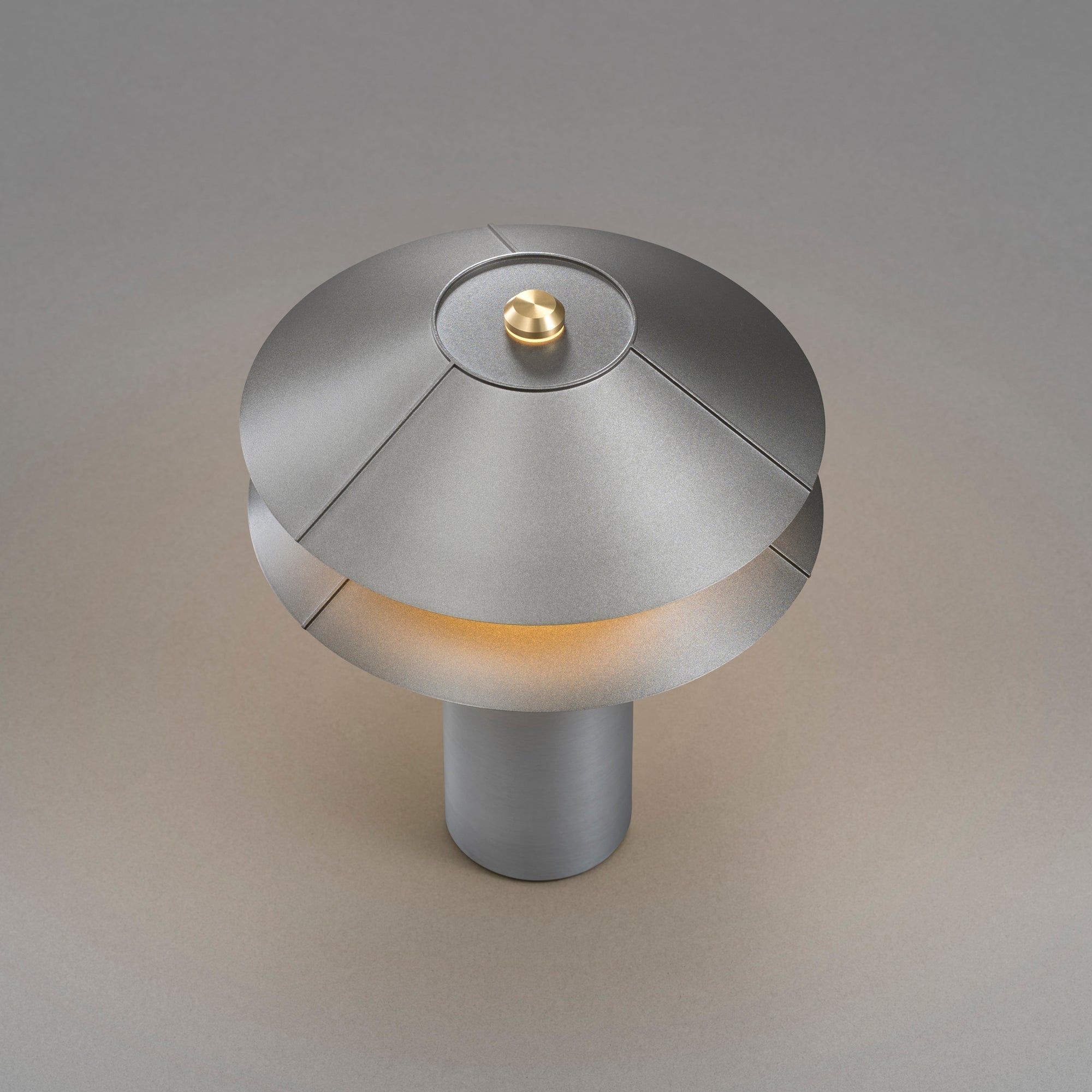 Minale veioză portabilă 2Shades | aluminiu, alamă | reîncărcabilă USB, interior și exterior
