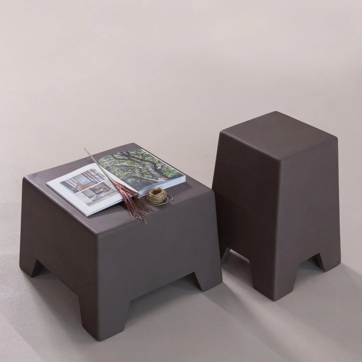 ZINA SIDETABLE HIGH CONCRETE LOOK BROWN