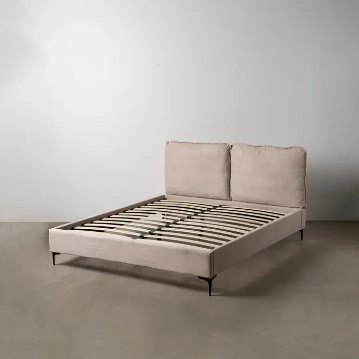 Pat tapițat bej din țesătură 163 x 215 x 93 cm – perfect pentru o oază de confort