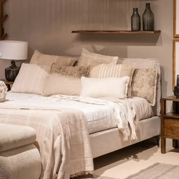 Pat tapițat bej 192 x 214 x 95 cm – pentru o oază de confort și relaxare