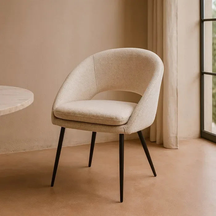 Scaun tapițat crem, 58 x 60 x 80 cm – un design modern și rezistent