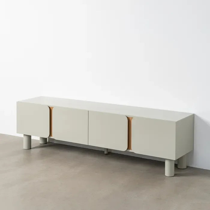 Comodă TV taupe din MDF și lemn de stejar, 180 x 40 x 50 cm – modern și spațios