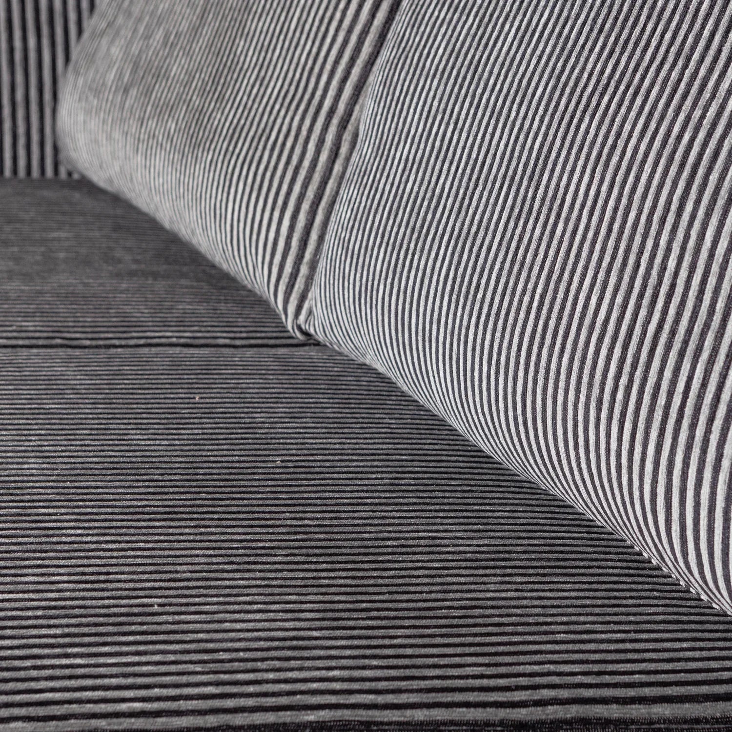 RODEO 2,5 SEATER SOFA STRIPE BLACK/GREY