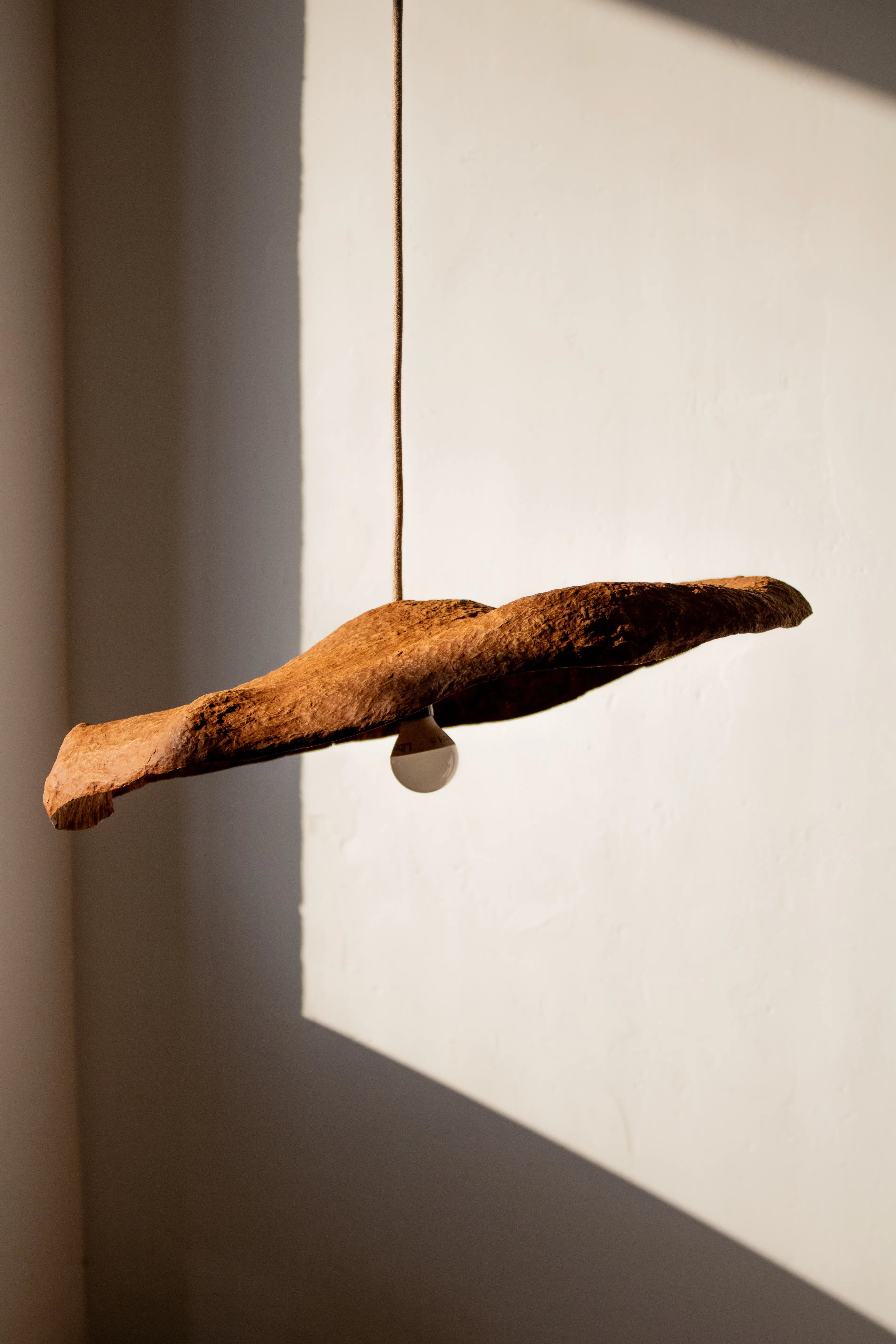 Aeria- Obiect artistic de tavan, iluminat din paper mache