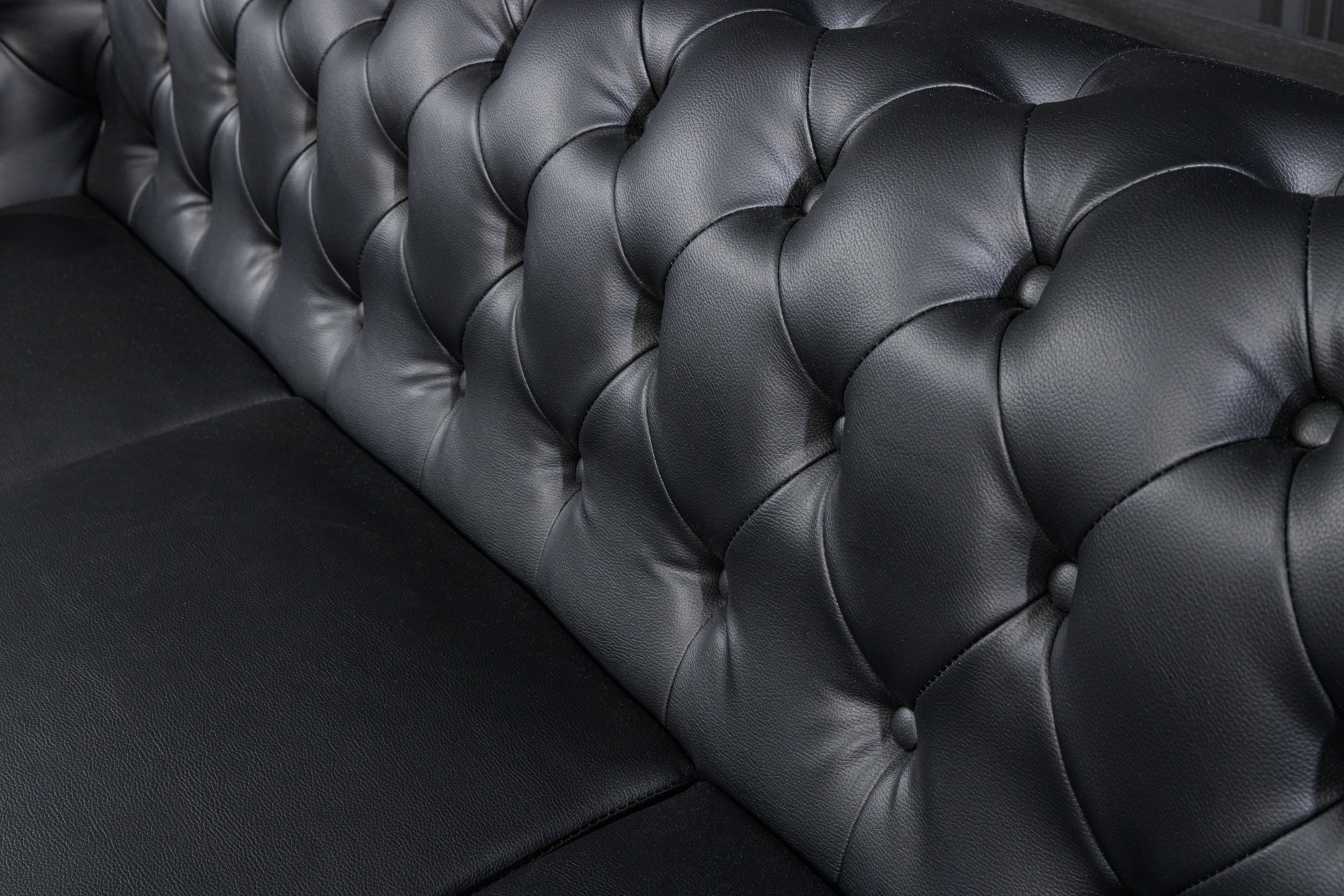 Invicta Canapea CHESTERFIELD - 205cm, 3 Locuri | Negru | 205x73x85 cm