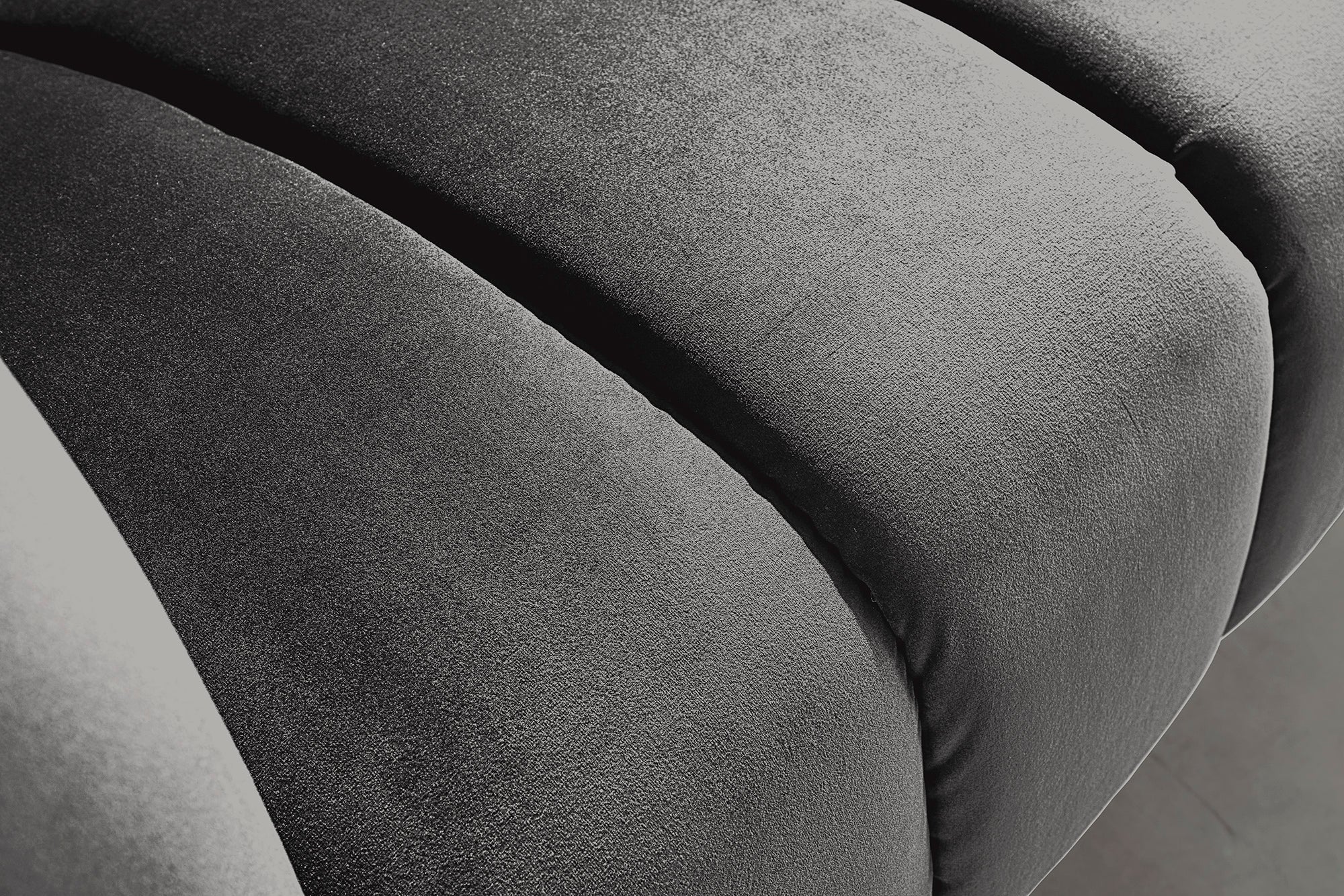 Invicta Canapea NOBLESSE - 165cm, 2 Locuri | Catifea, Negru | 165x78x90 cm