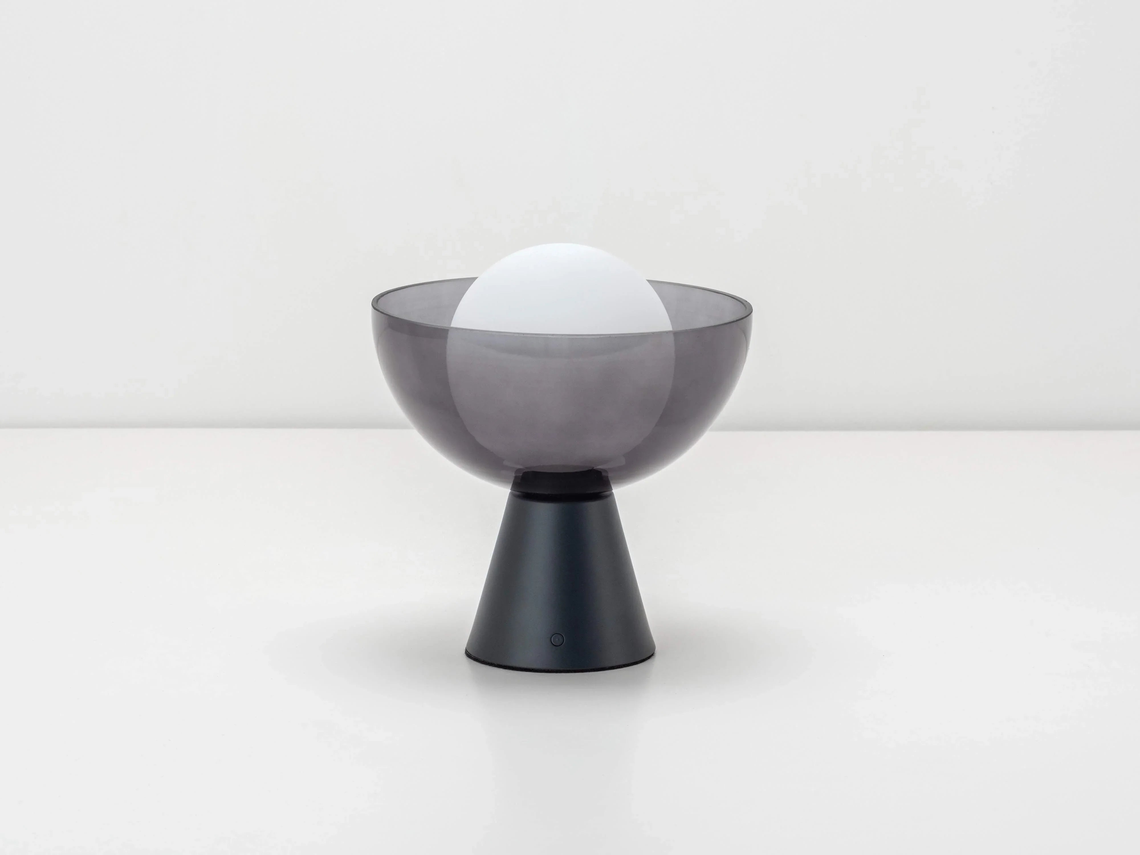 Lampă de masă cu dom gri cărbune