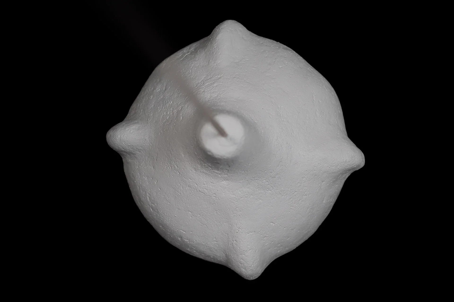 Falina – lampă sculpturală inspirată de forme organice