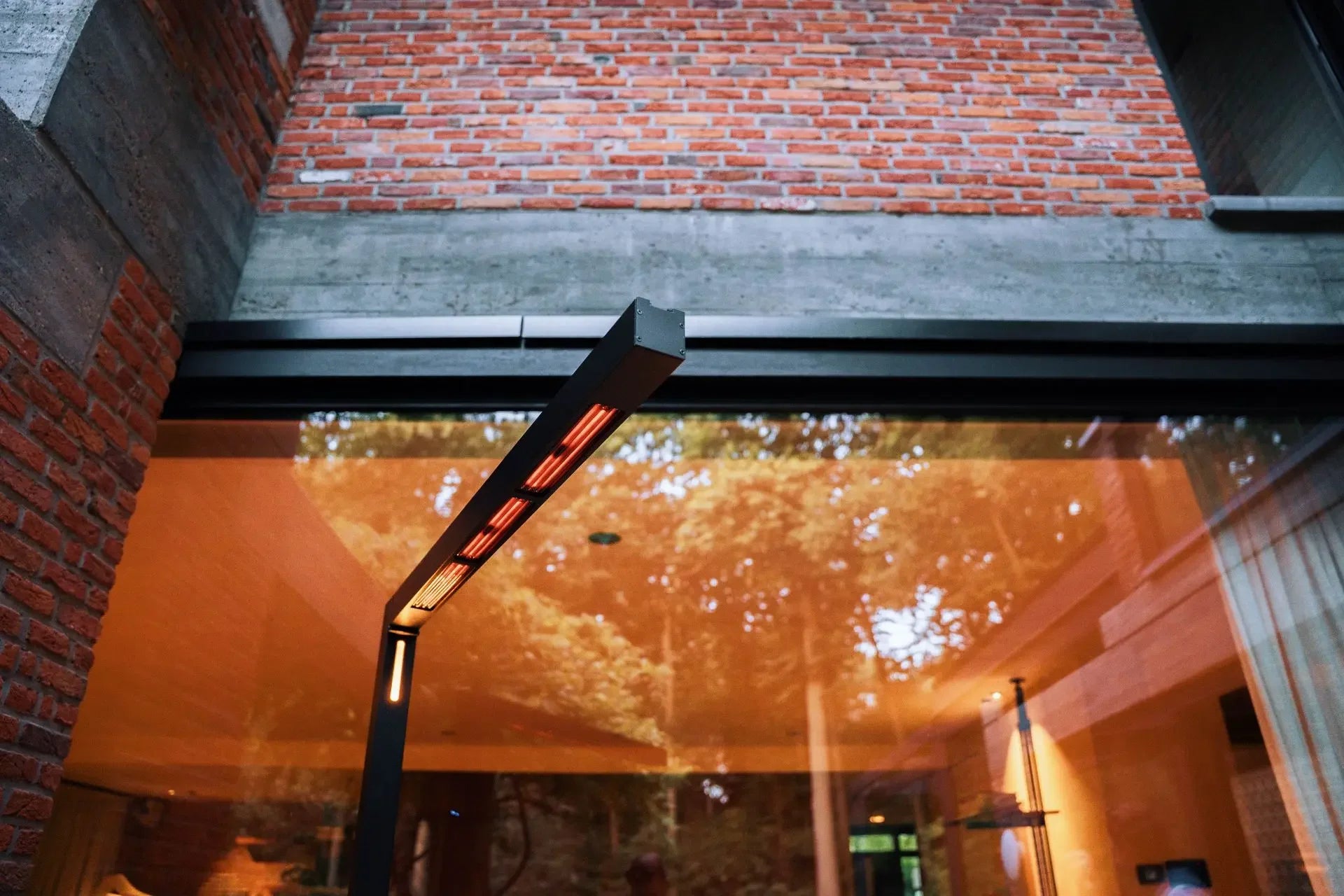 Încălzitor de exterior TWIG, 197 x 107 cm, Midnight – Eleganță portabilă cu lumină și căldură