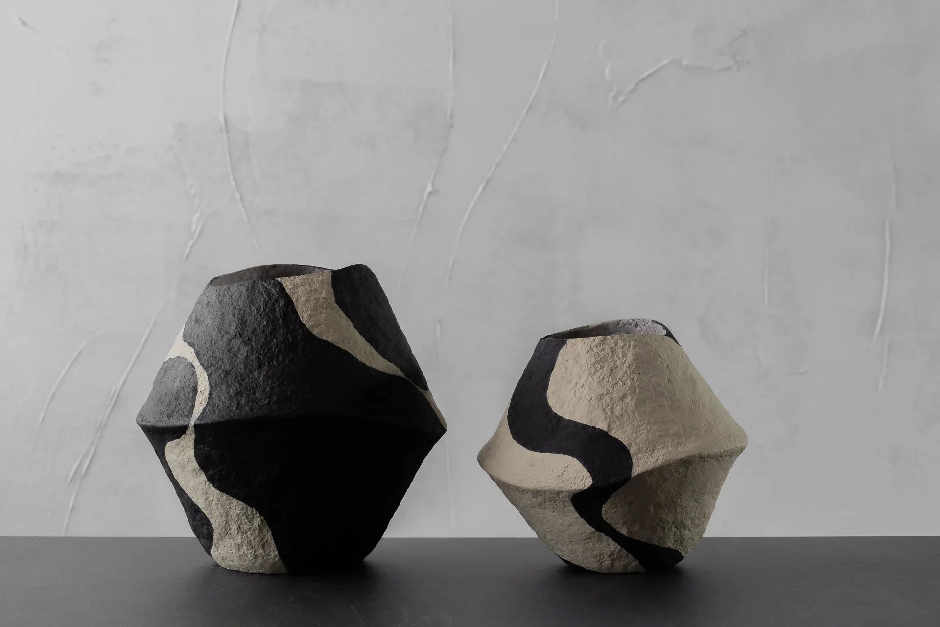 Naia – set de vaze sculpturale inspirate de natură din paper mache