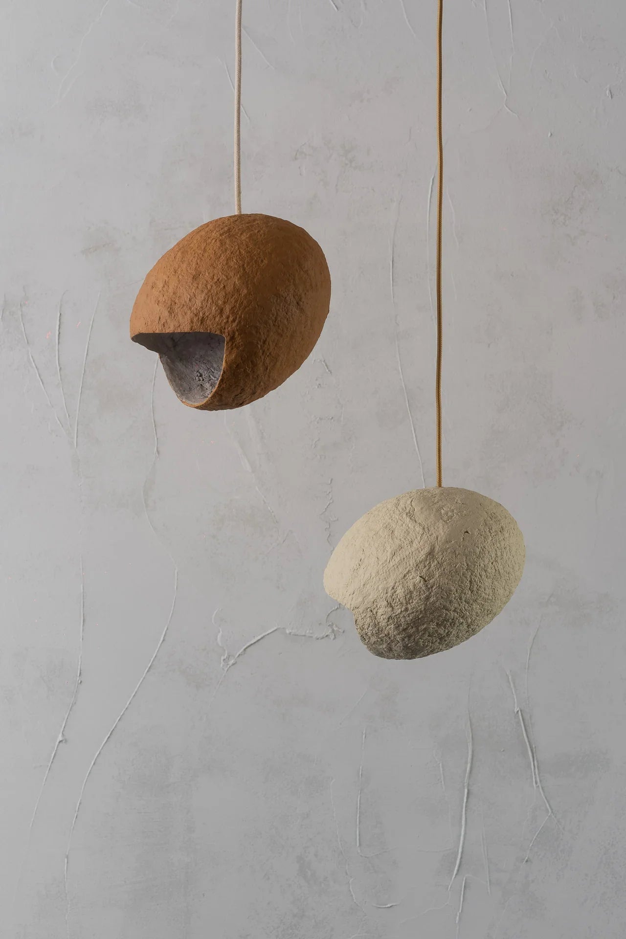 Nido – lampă din paper mache de tavan