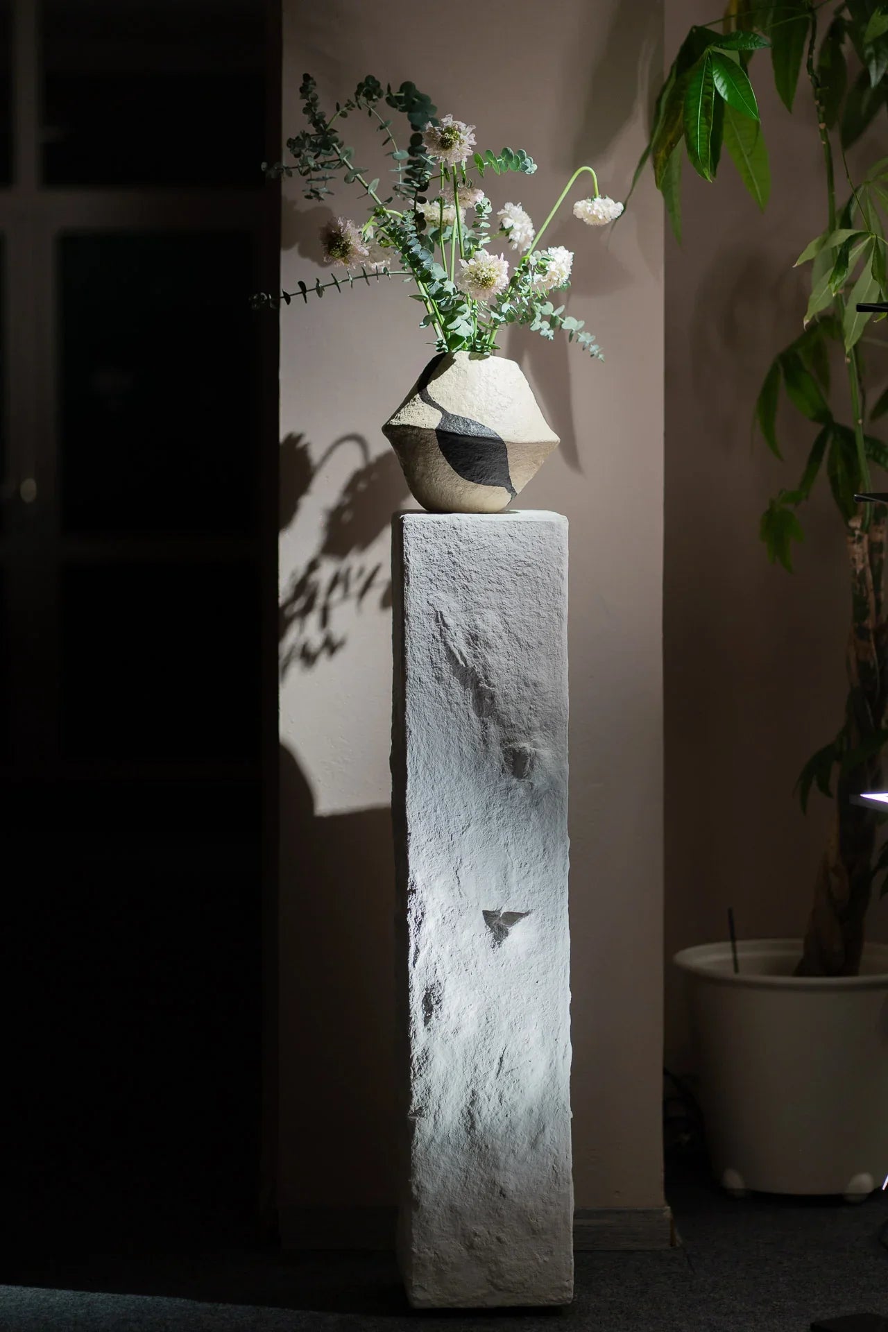 Piedestal Paper mache- one of a kind