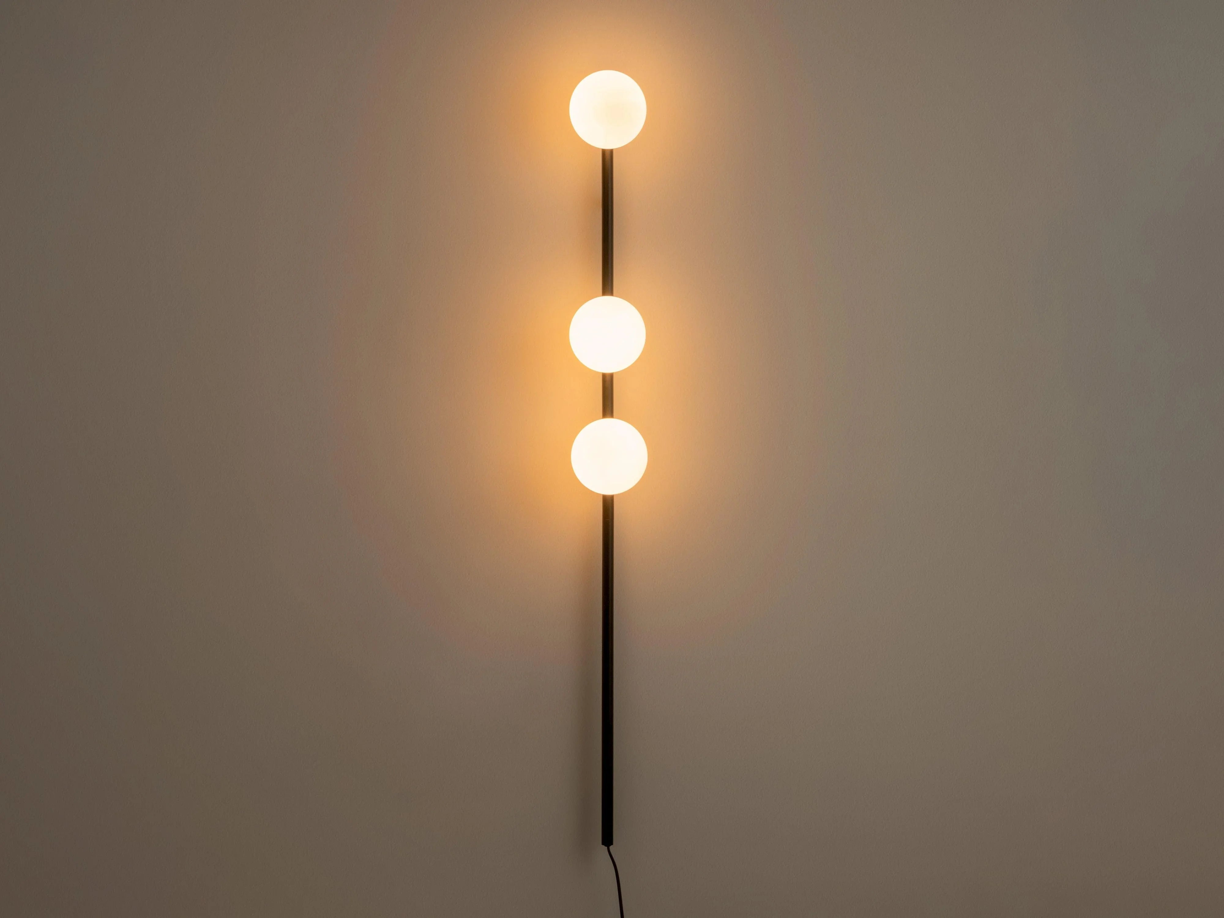 Aplic de perete cu bilă opal bar gri cărbune - PARIS14A.RO