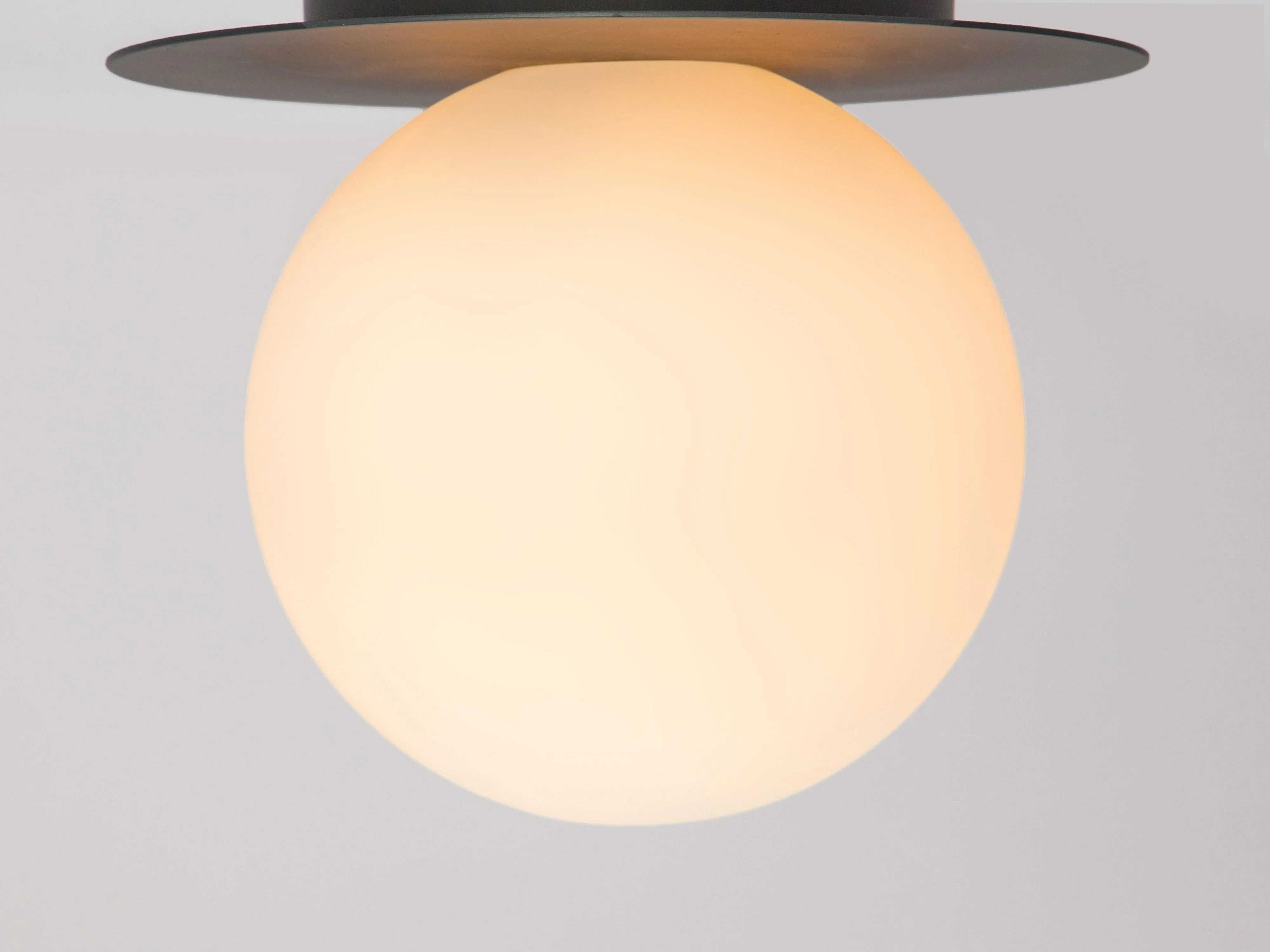 Lampă de perete disc opal gri cărbune