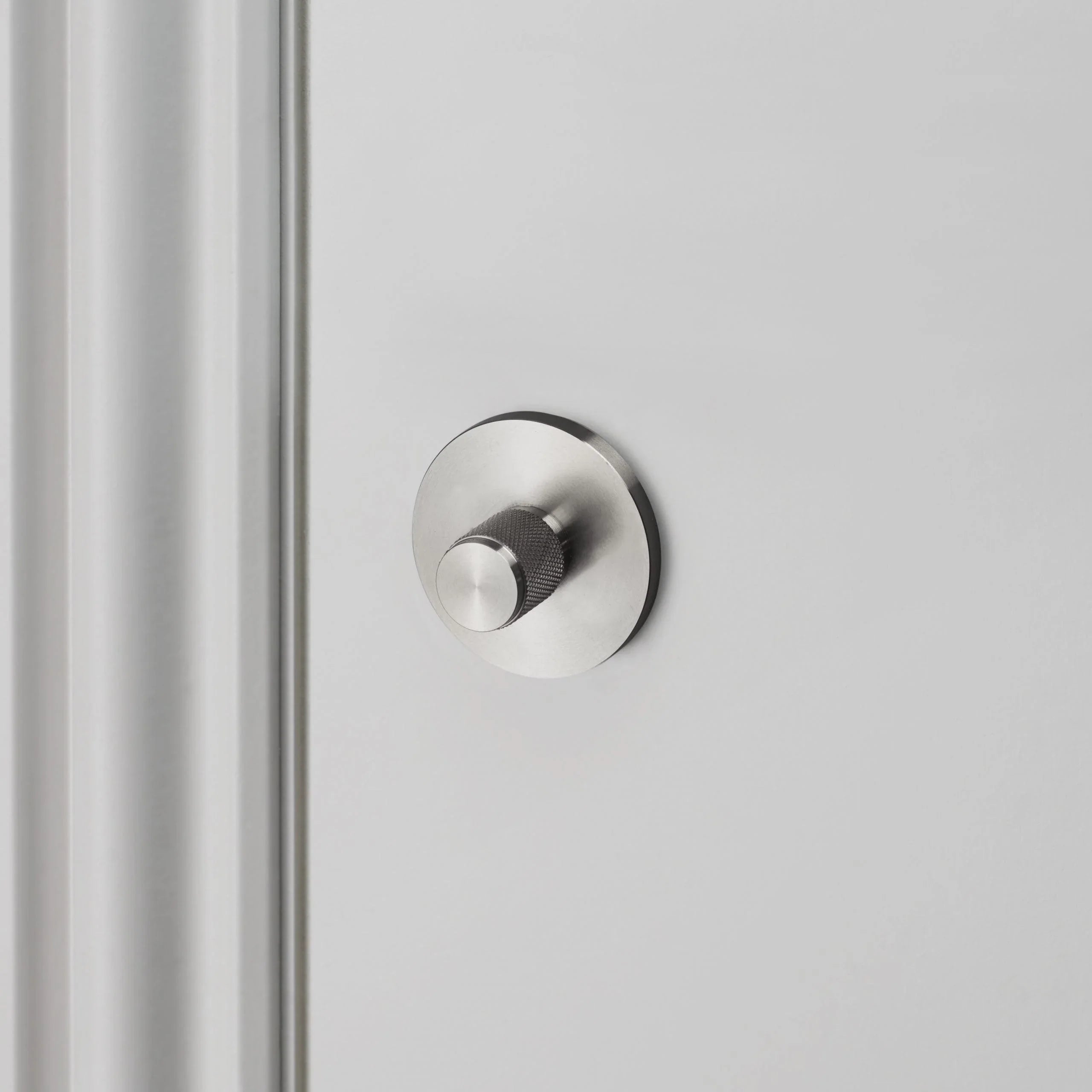 Incuietoare tip buton pentru usa / CROSS - Buster & Punch - PARIS14A.RO