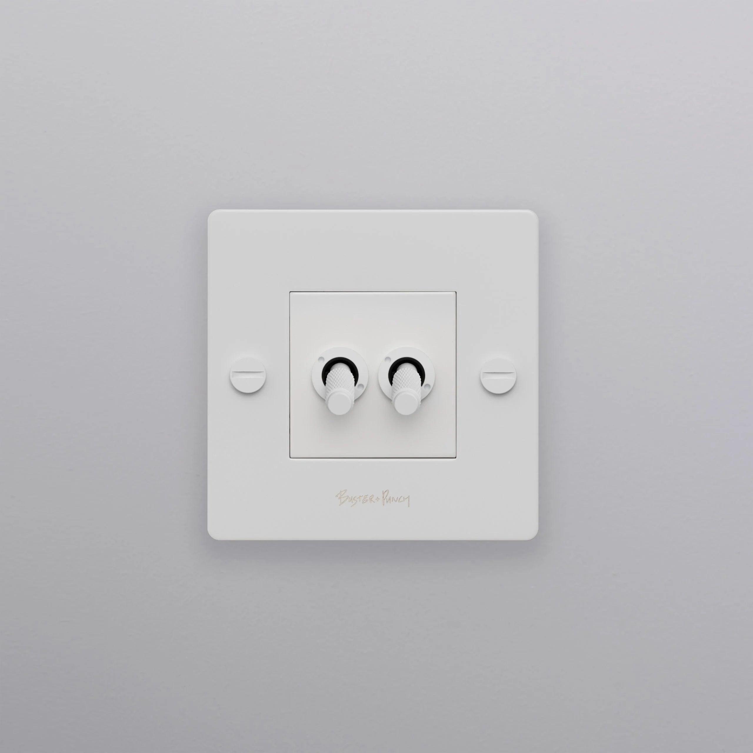 Intrerupator dublu 1G retractiv - Buster & Punch - PARIS14A.RO