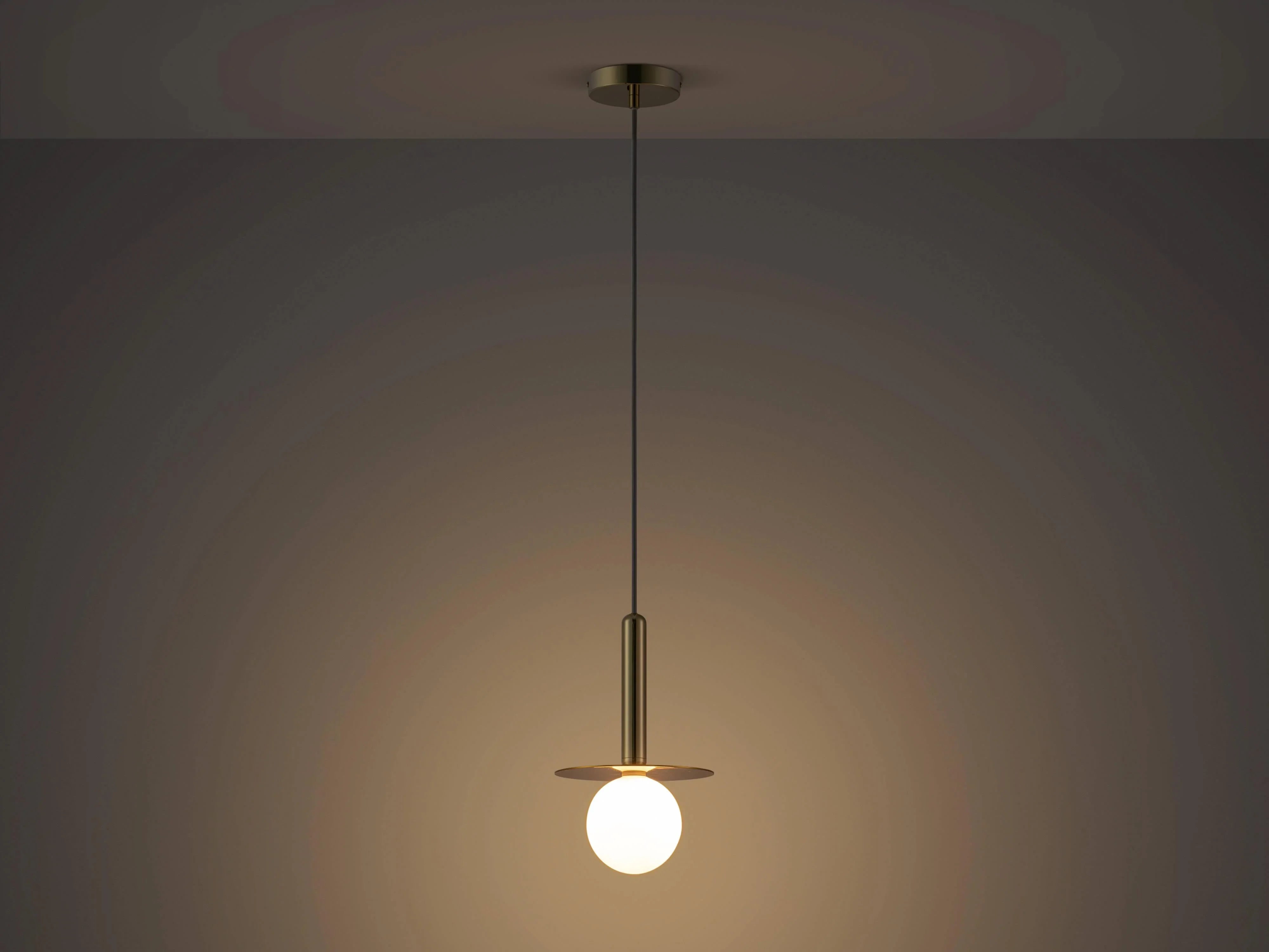 Lampă cu pandantiv din alamă - PARIS14A.RO