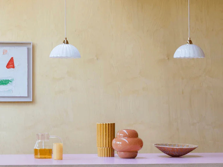 Lampă cu pandantiv din sticlă cu flori albe - PARIS14A.RO