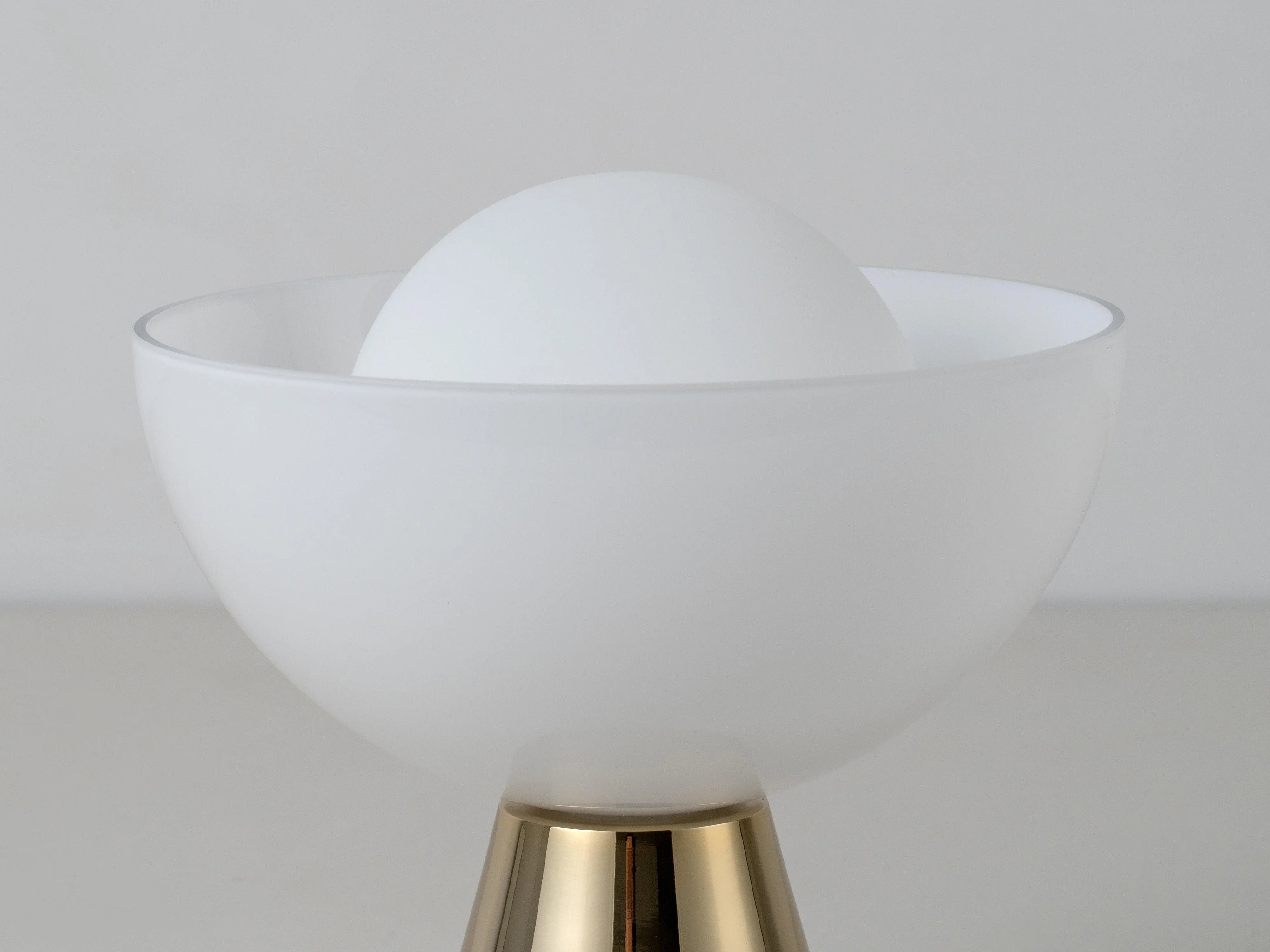 Lampă de masă cu dom din alamă - PARIS14A.RO