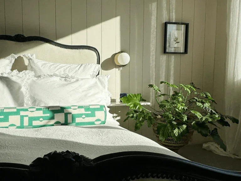 Lampă de perete din alamă cu disc opal - PARIS14A.RO