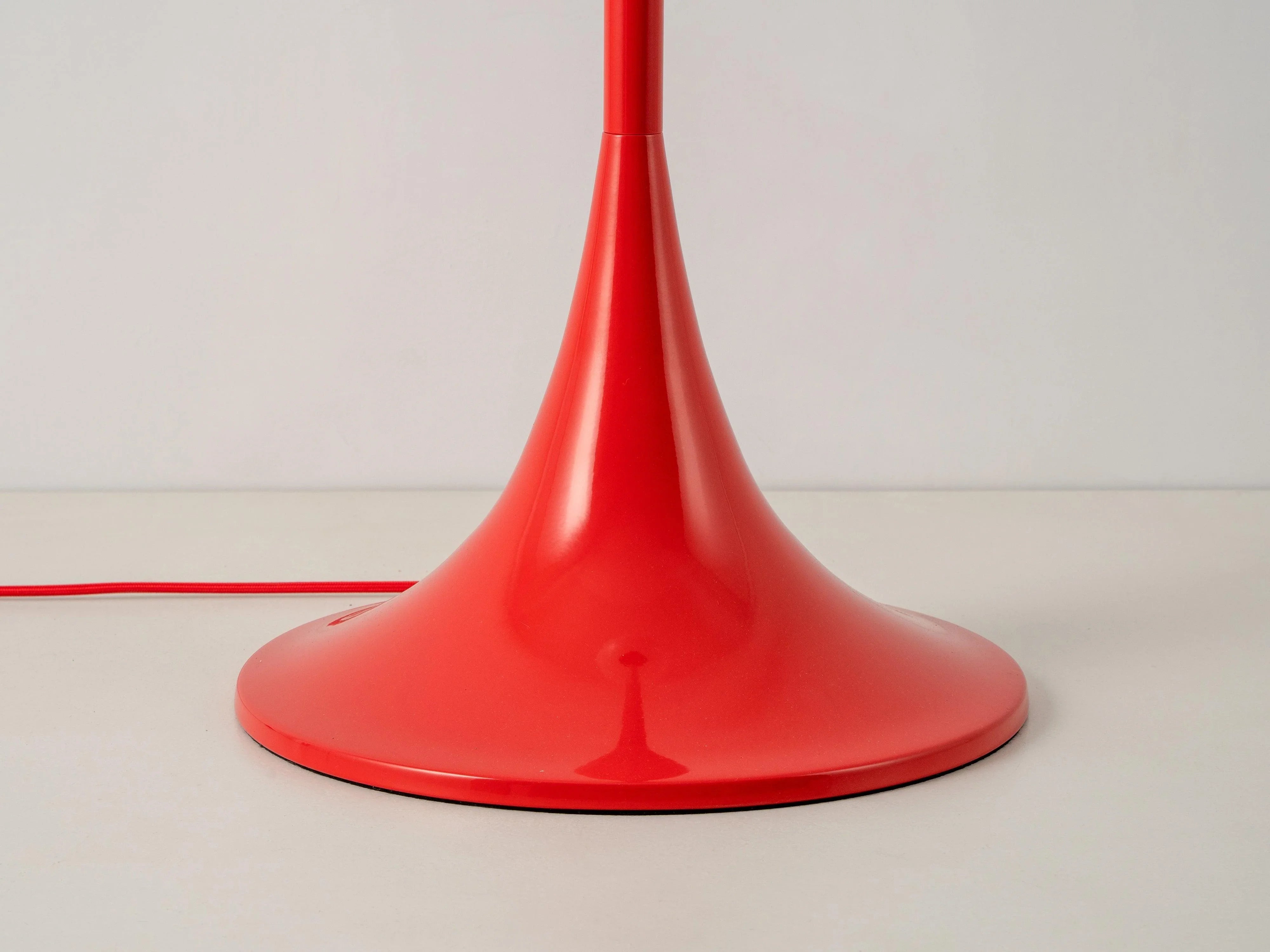 Lampă de podea cu bol din sticlă roșie Jam - PARIS14A.RO