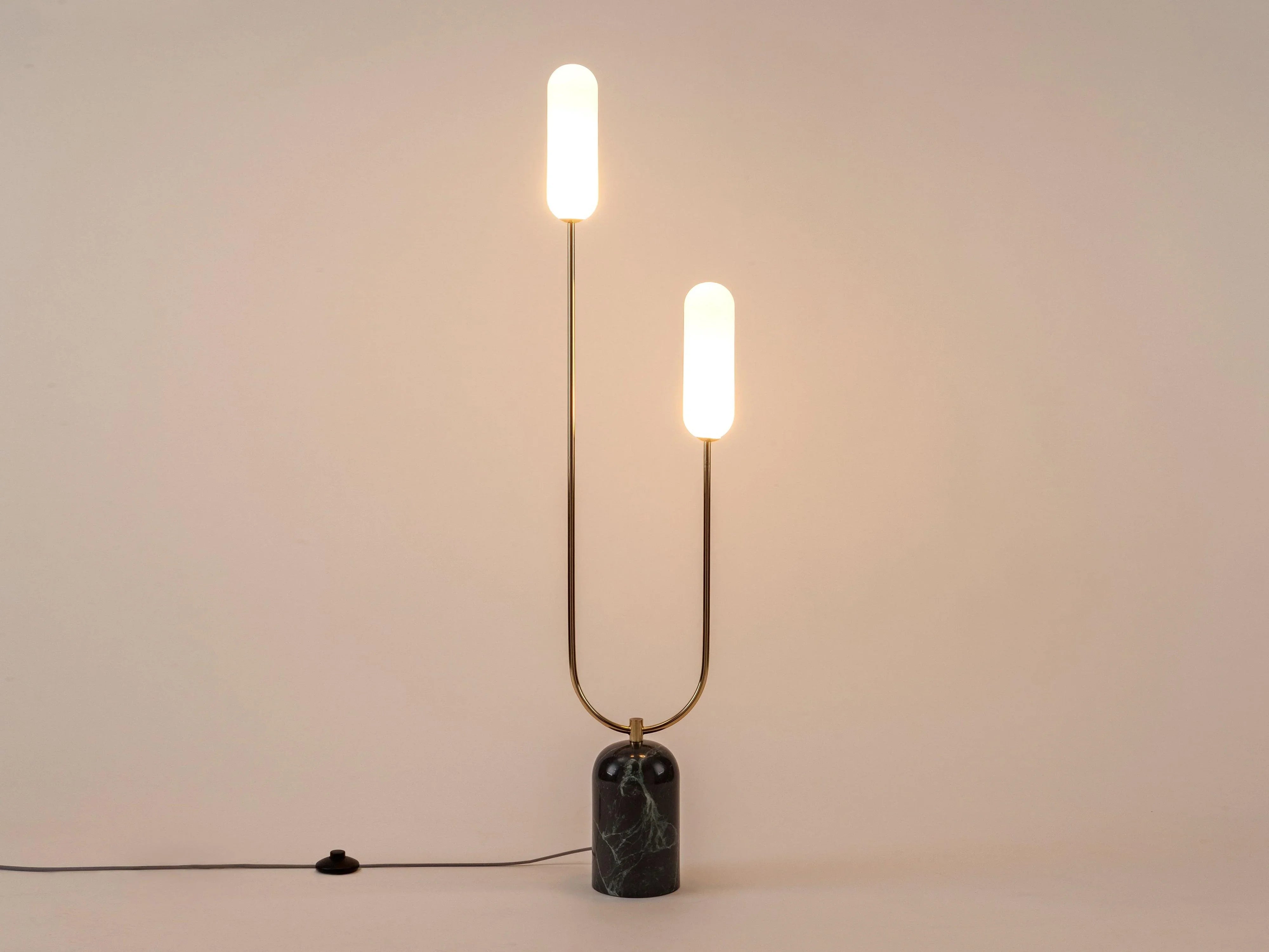 Lampă de podea curbă din marmură verde oliv - PARIS14A.RO