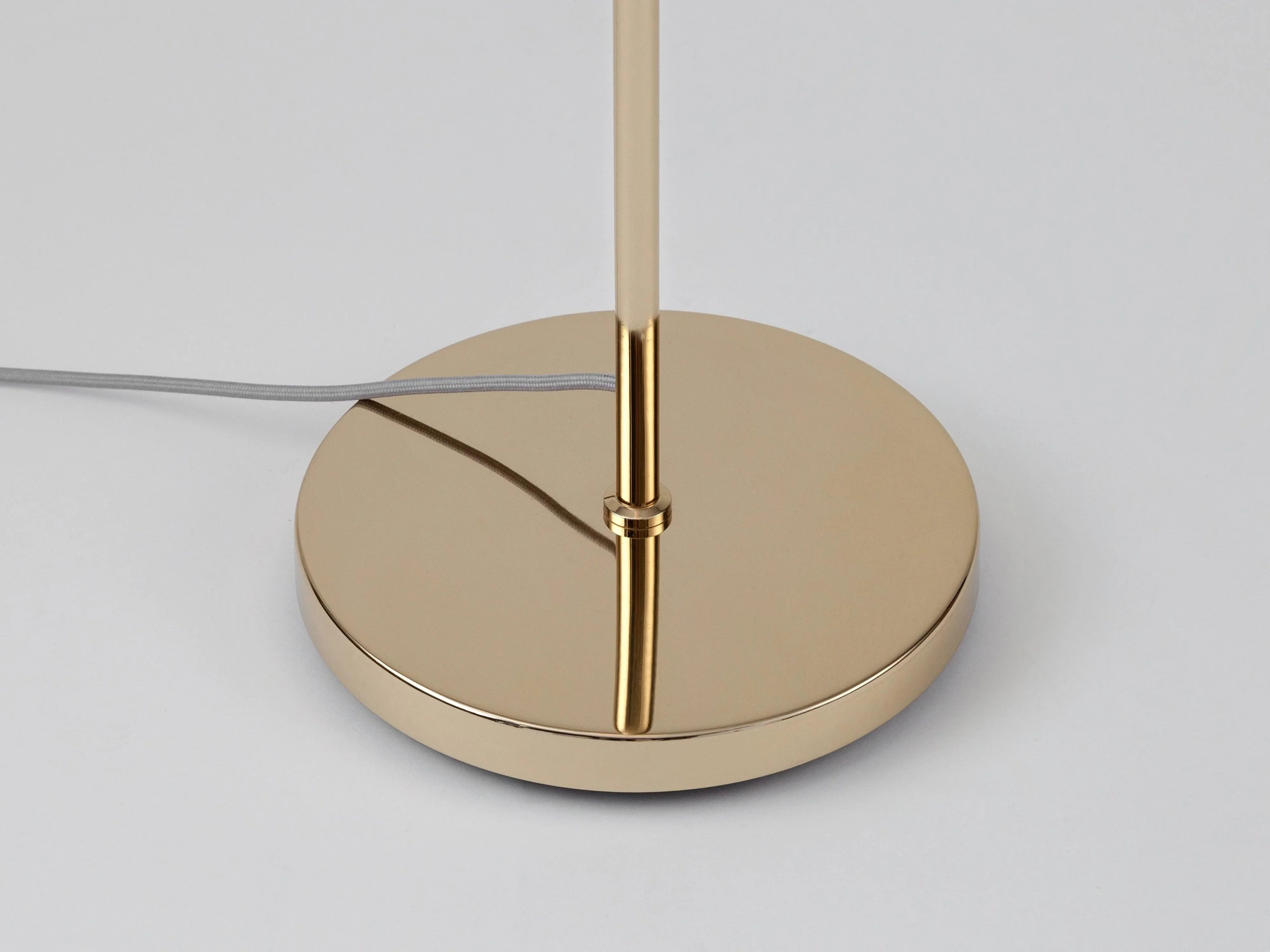 Lampă de podea din alamă cu disc opal - PARIS14A.RO