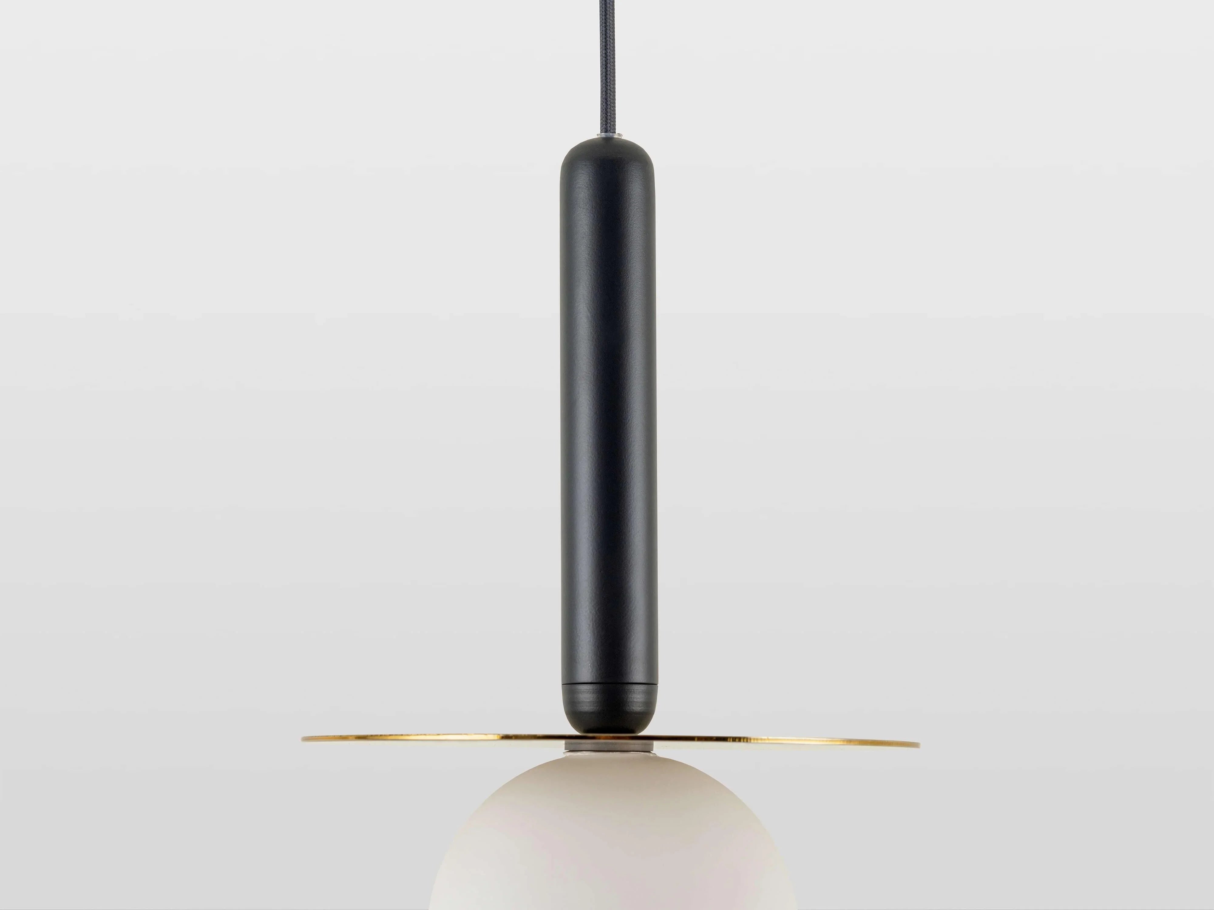 Lampă suspendată cu farfurie gri cărbune - PARIS14A.RO