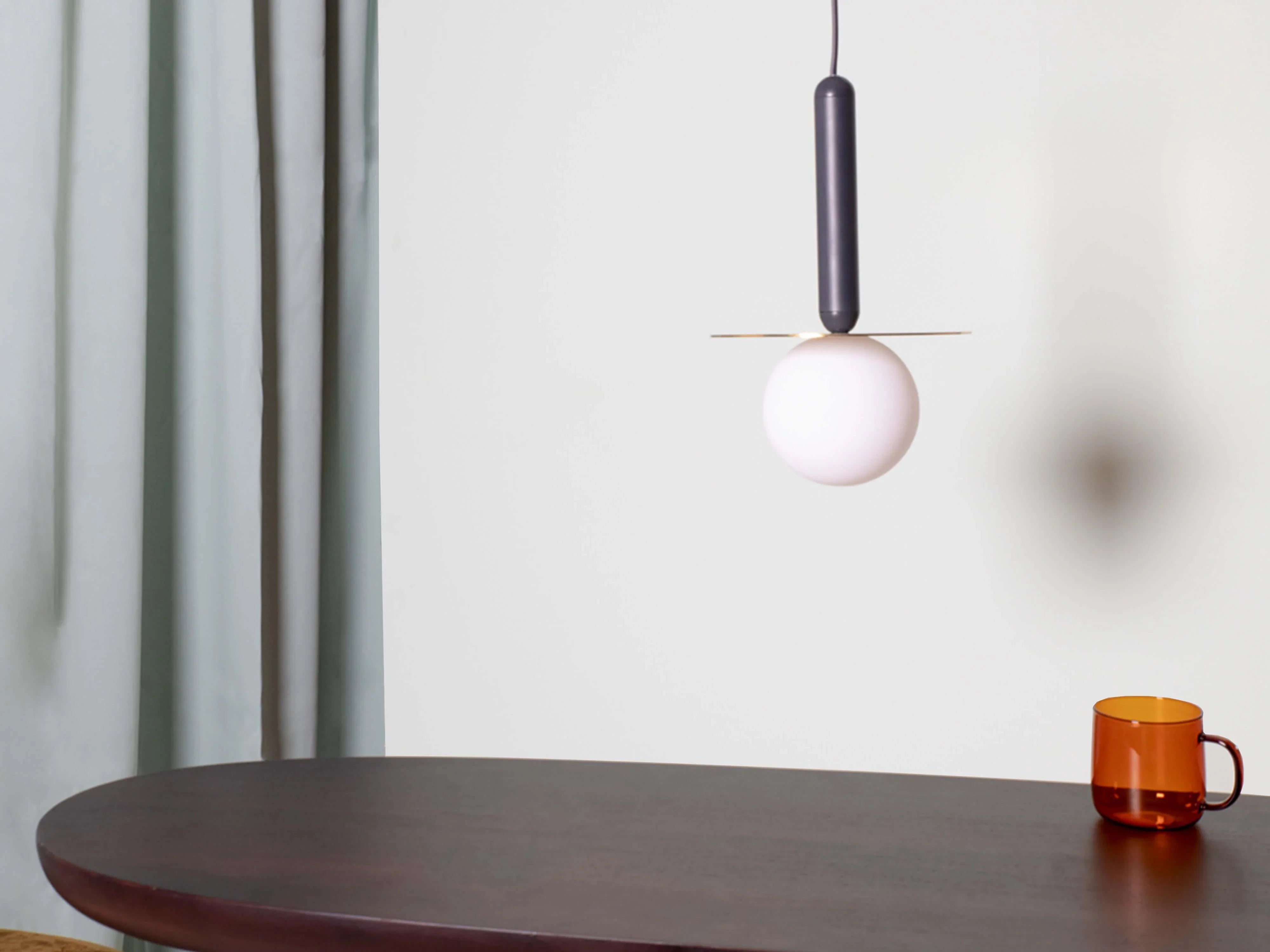 Lampă suspendată cu farfurie gri cărbune - PARIS14A.RO