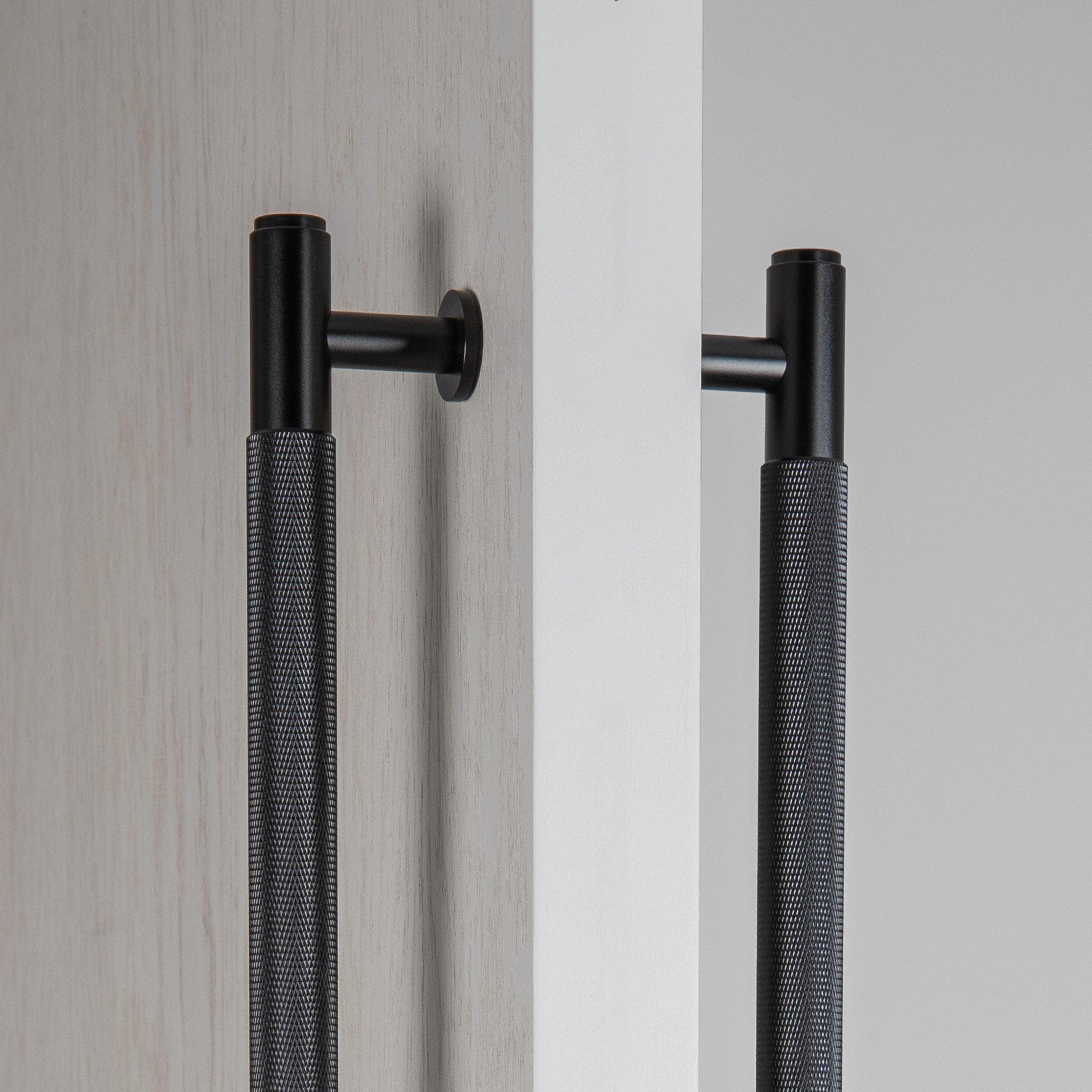 Manere tip bara PULL BAR / Pe doua fete / CROSS - Buster & Punch - PARIS14A.RO