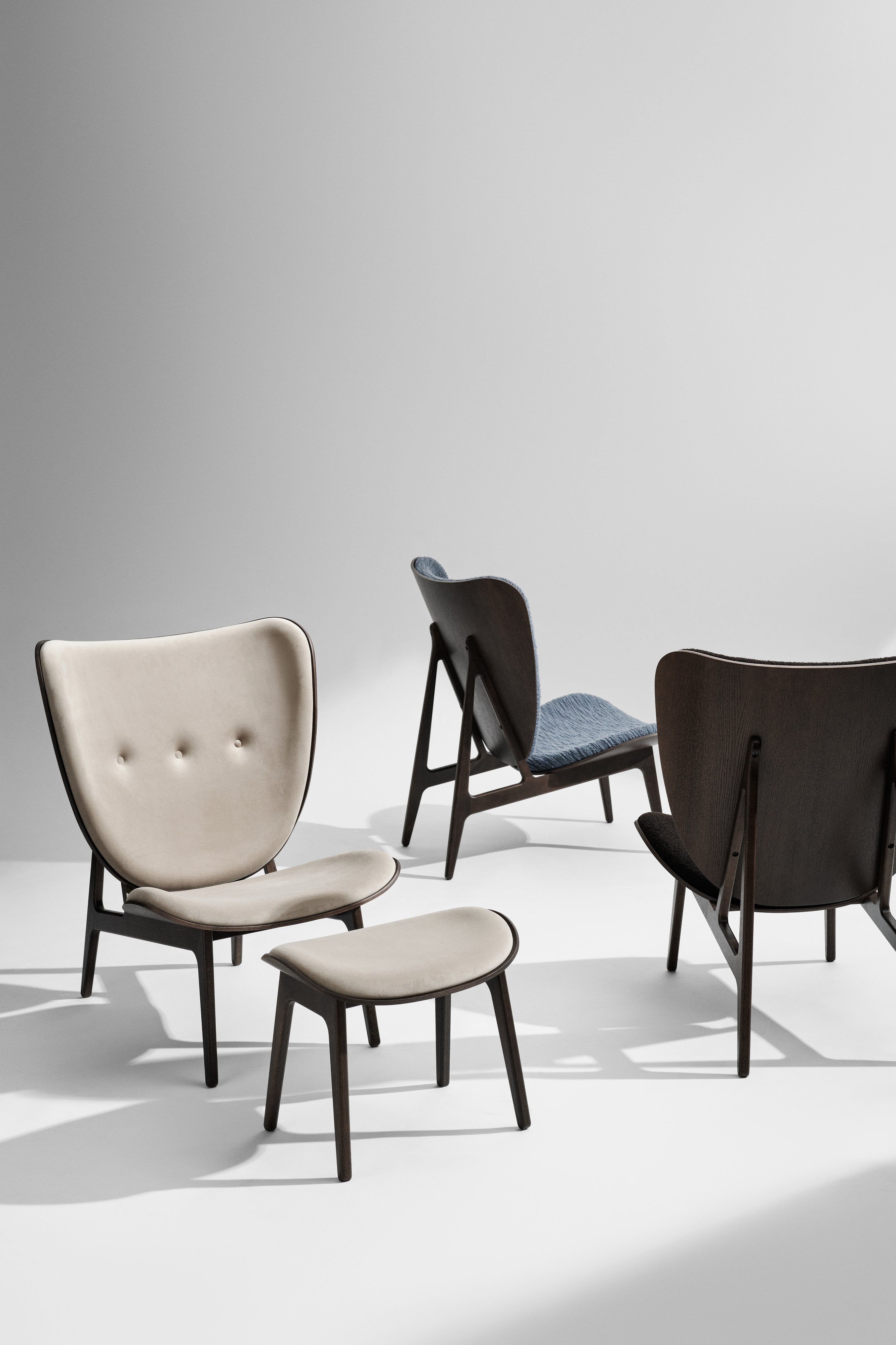 NORR11 fotoliu lounge Elephant tapitat | stejar FSC | Negru | 75x80xh96 cm