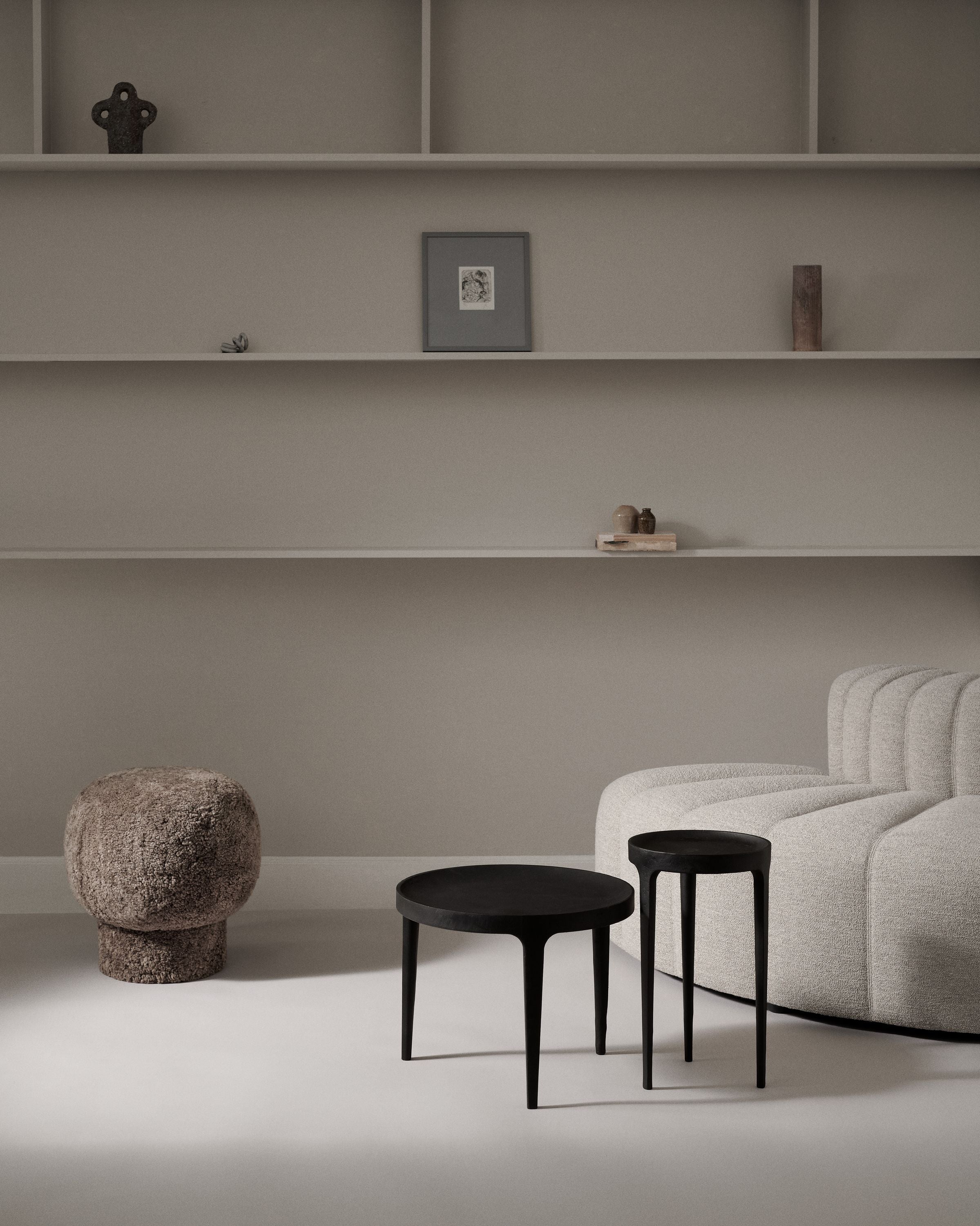 NORR11 masuta cafea Ghost | aluminiu turnat | Negru | Ø50xh40 cm