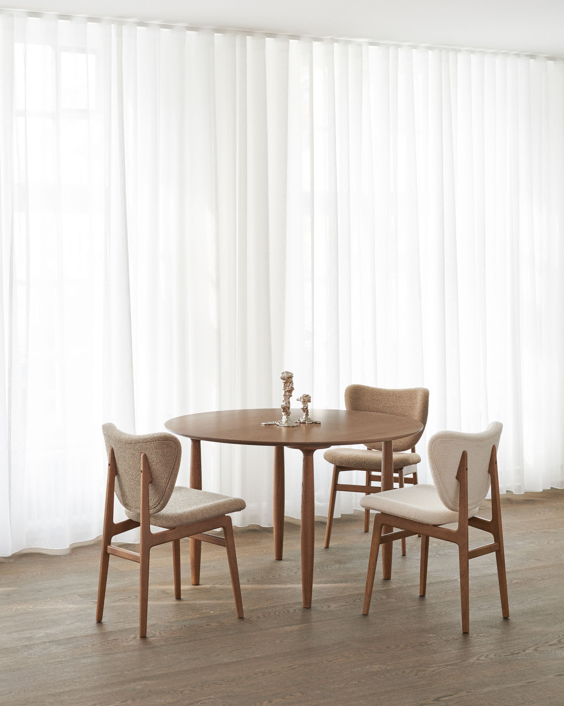 NORR11 masa dining Oku Round Ø120 cm | stejar FSC | Negru | Ø120xh74 cm