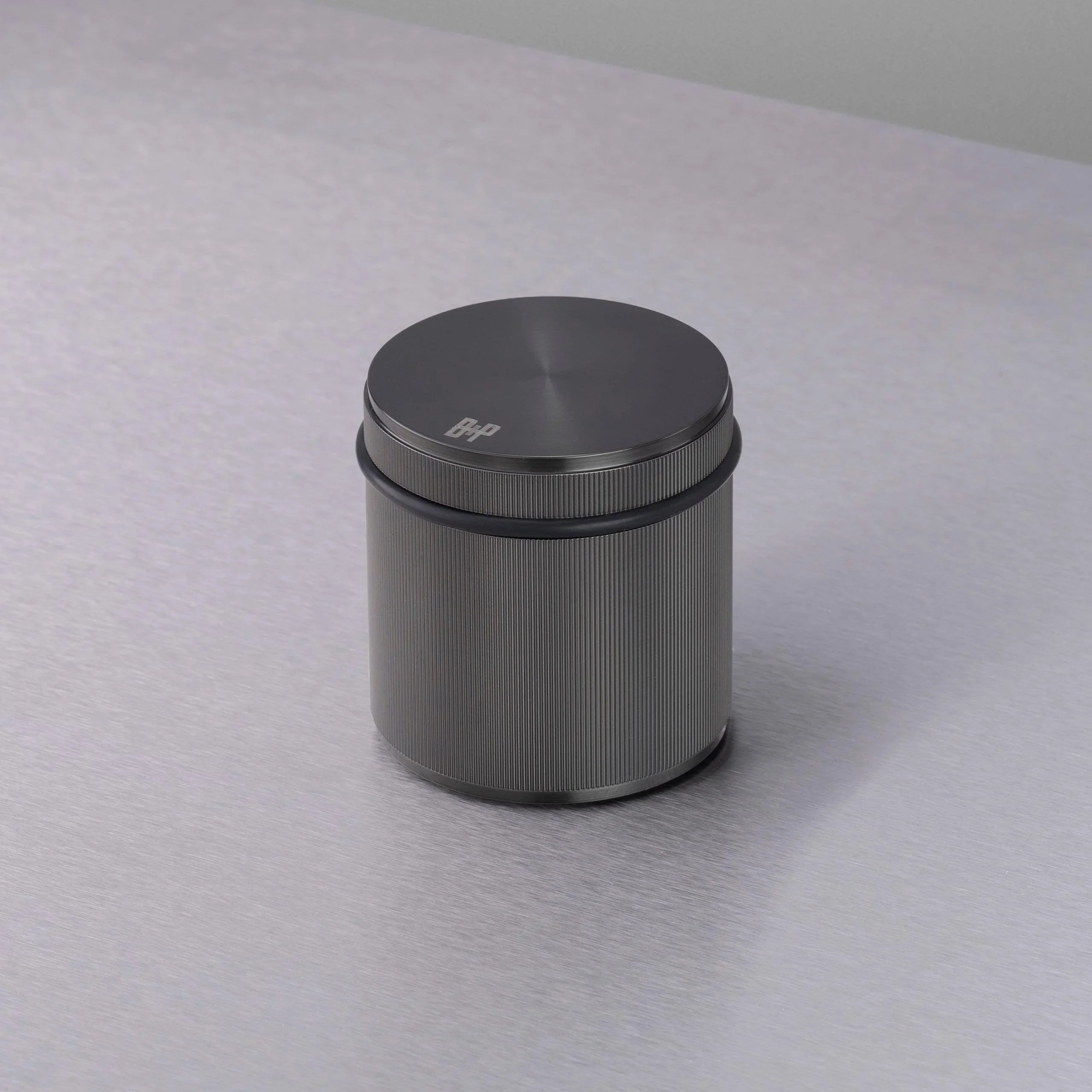 Opritor de usa Freestanding - Buster & Punch - PARIS14A.RO