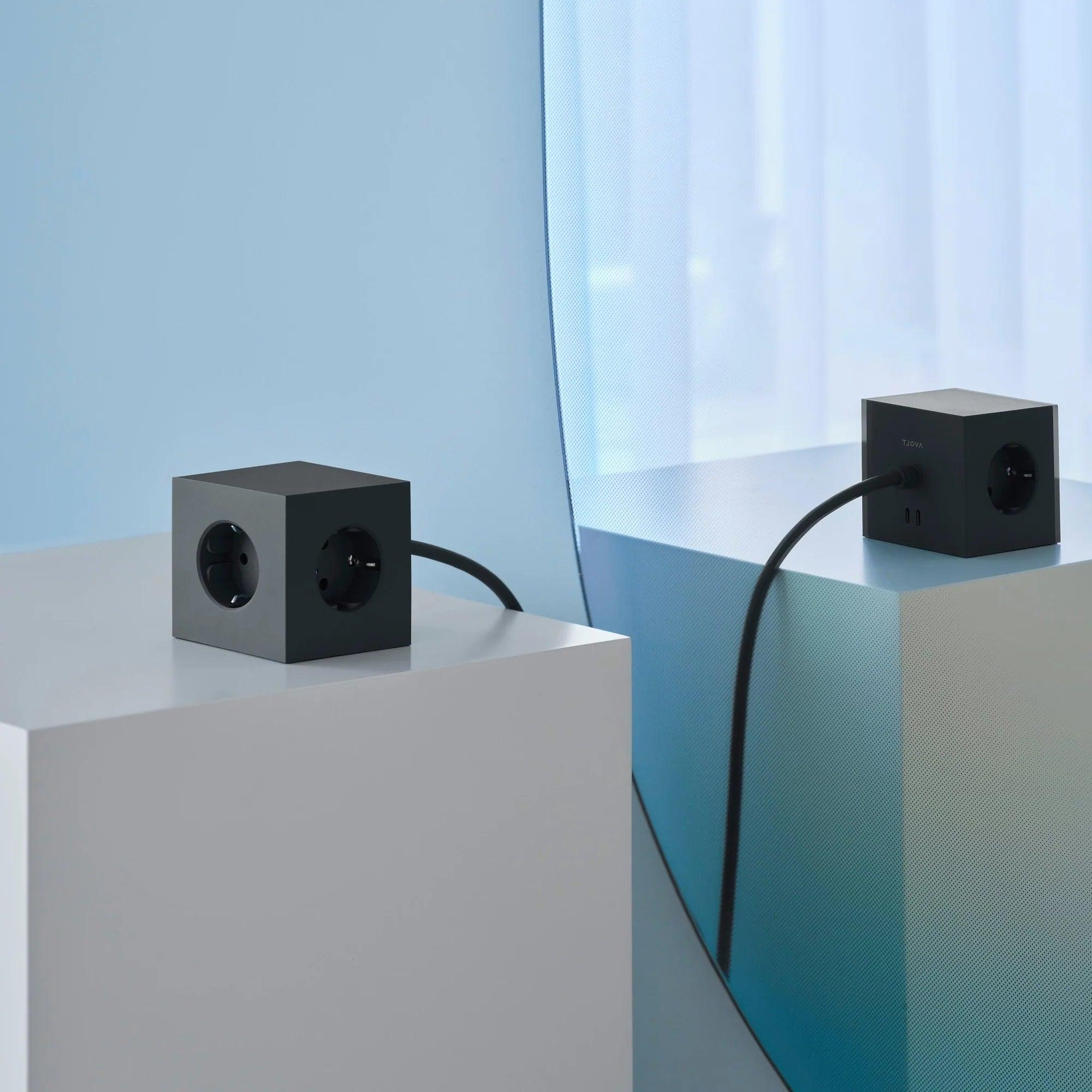 Pachet de 3 Prelungitoare tip cub Square 1 USB-C - Culoare Stockholm Black - Avolt - PARIS14A.RO