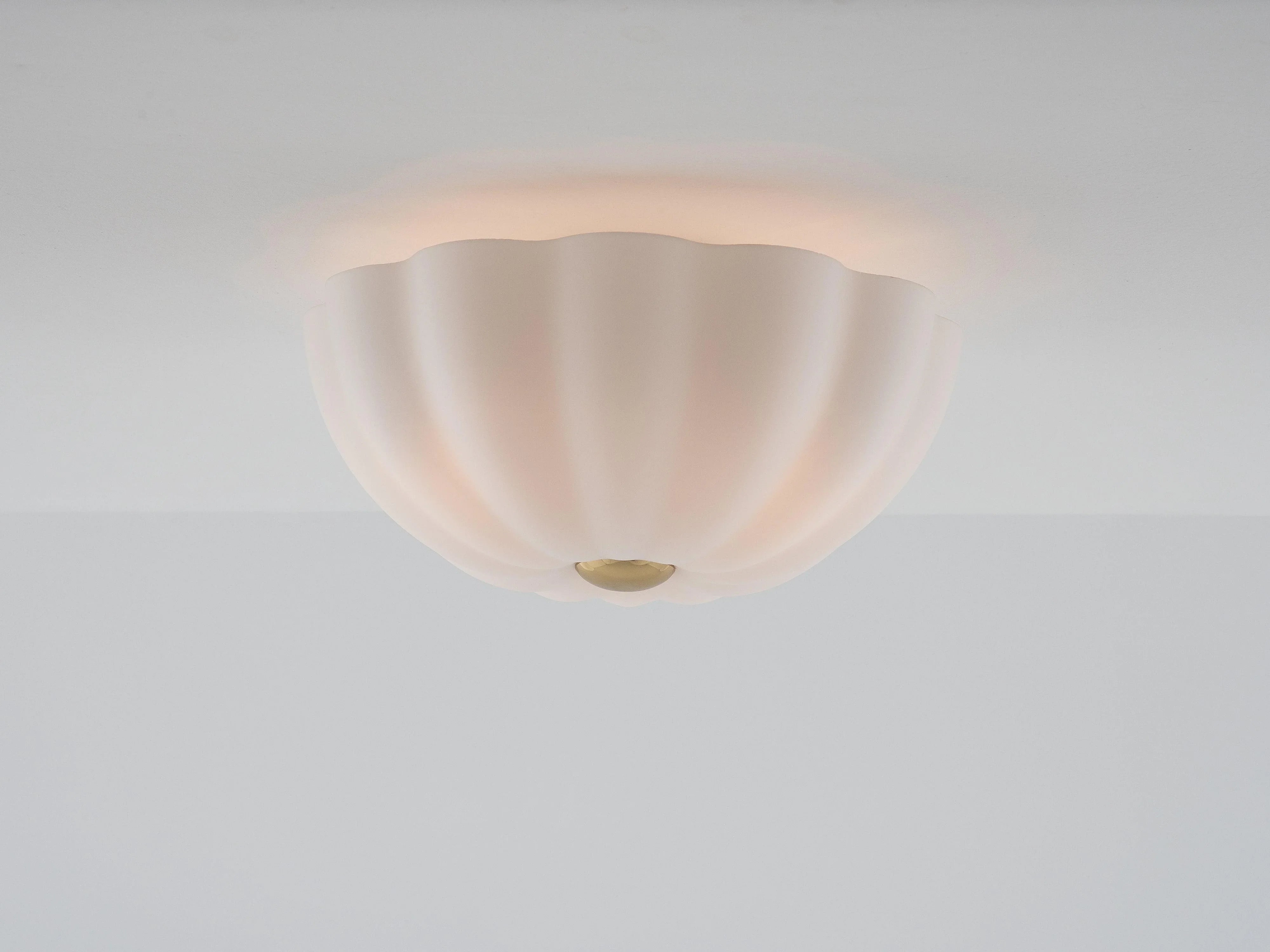 Plafoniera cu floare albă - PARIS14A.RO