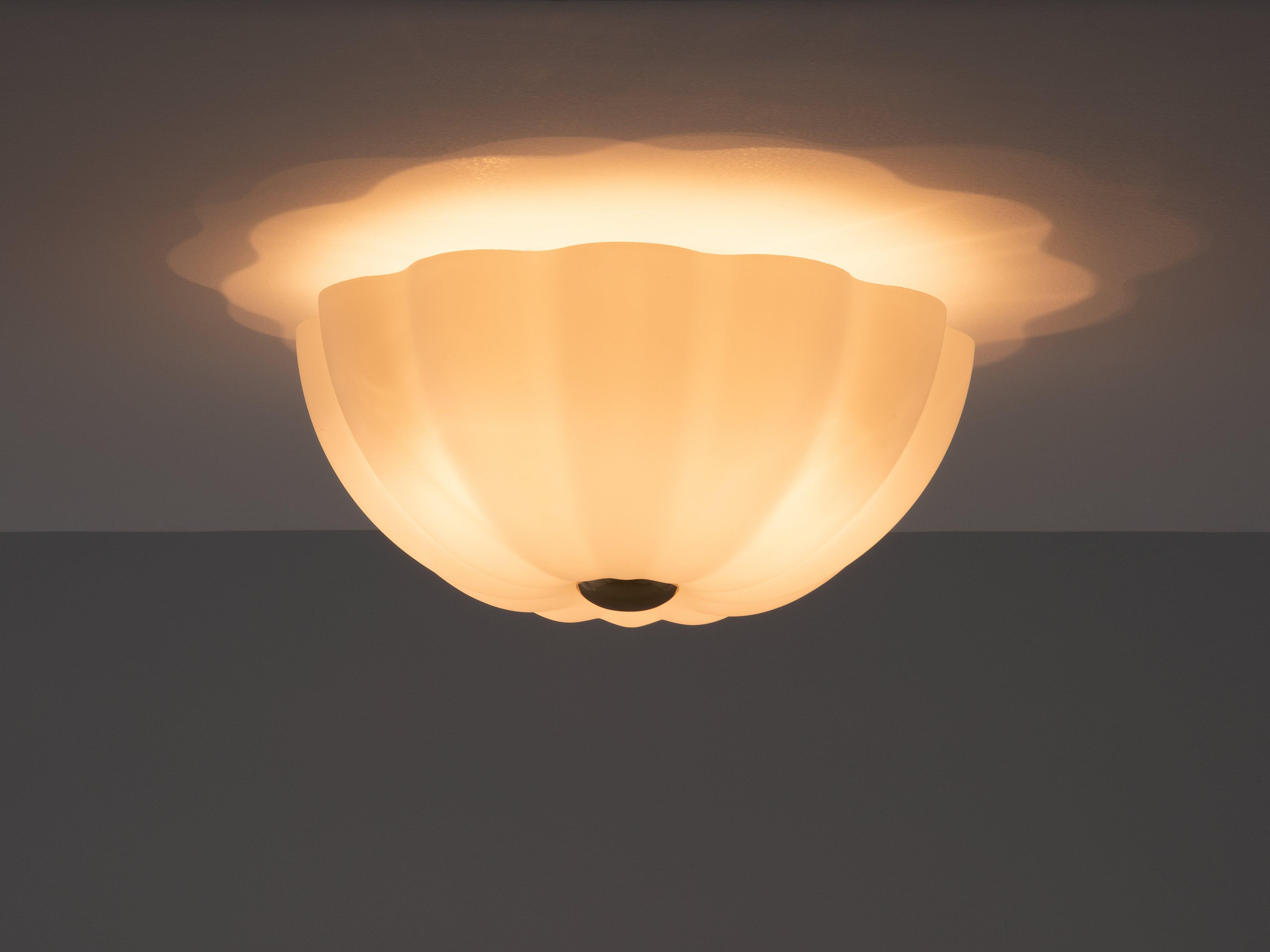 Plafoniera cu floare albă - PARIS14A.RO