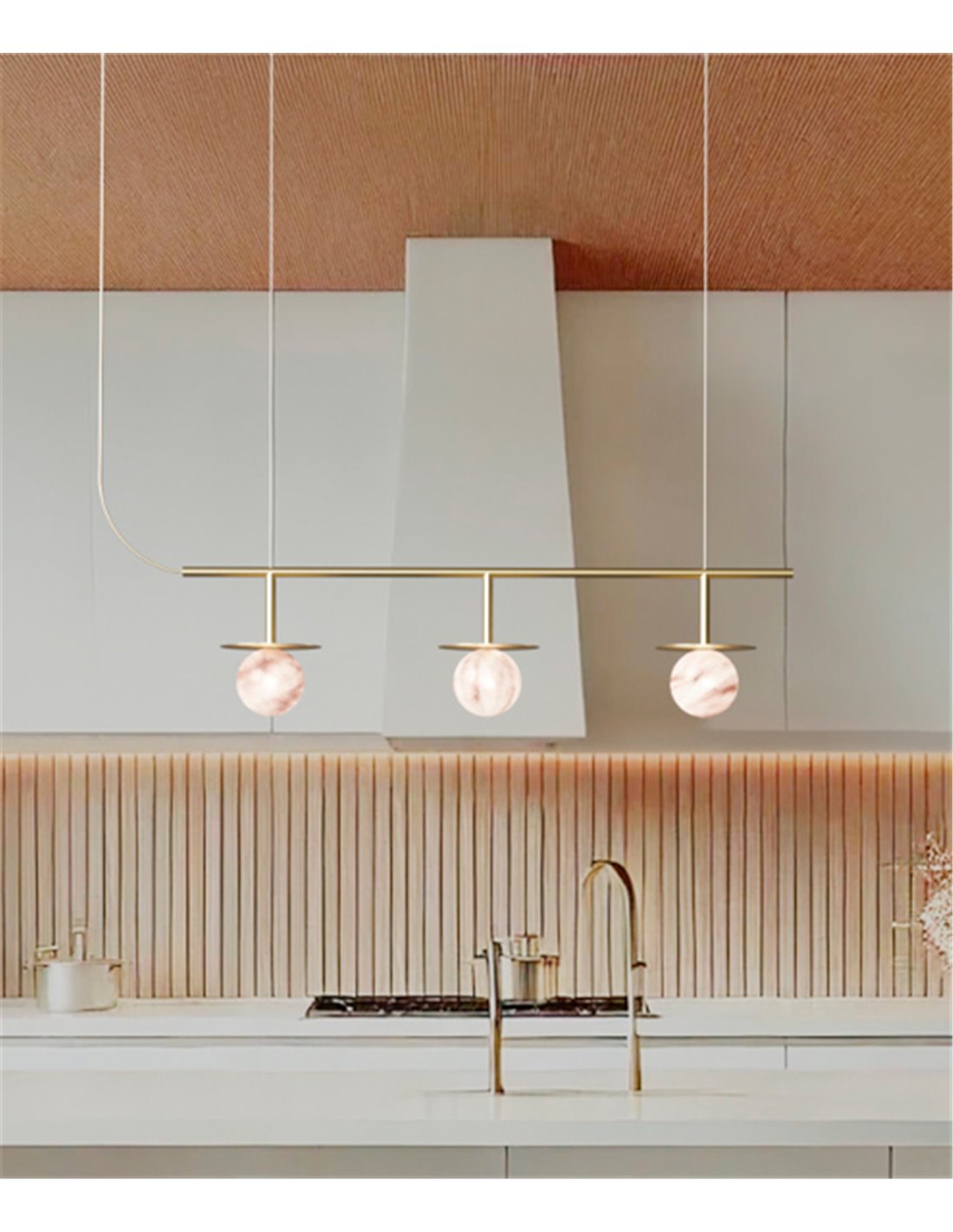 Candelabru suspendat premium Robin Royal Pendant Chandelier Linear – alamă aurie, alabastru, cablu textil, LED – iluminat design pentru masă și bucătărie