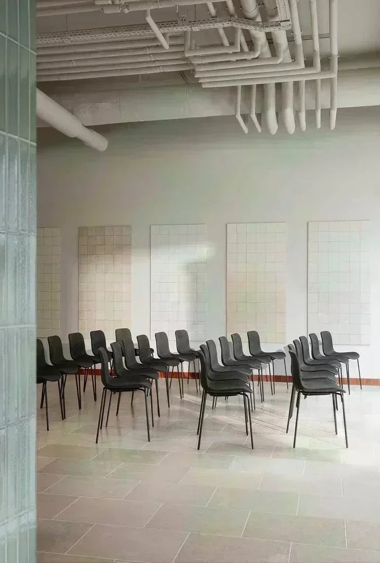 Scaun Langue cu tapiterie moale din tesatura Sheepskin - Norr11 - PARIS14A.RO