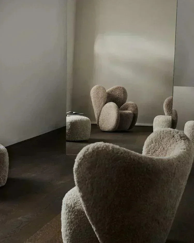 Scaun Lounge Big Big cu tapiterie din tesatura Sheepskin - Norr11 - PARIS14A.RO