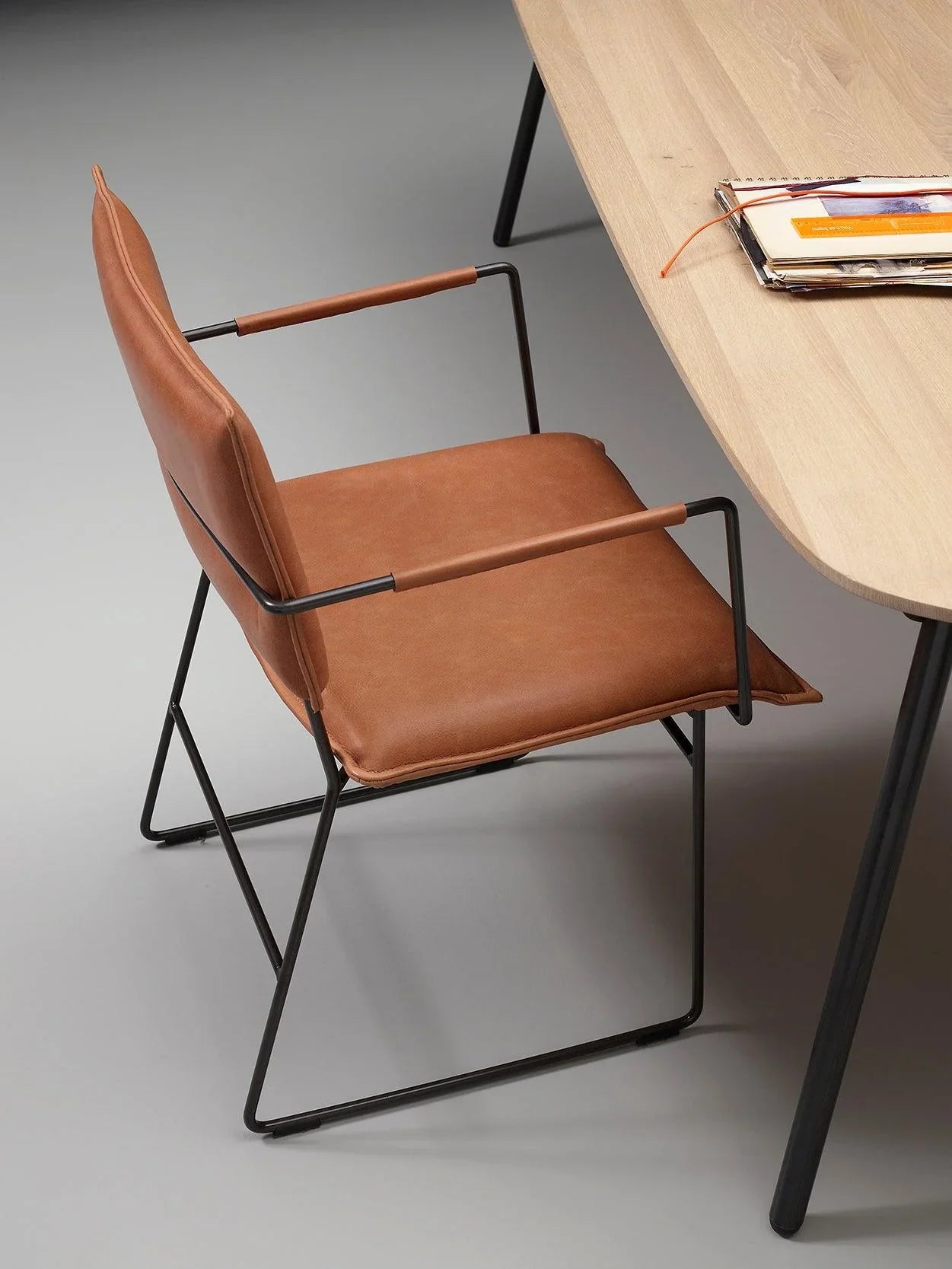 Scaun Norman cu brate - Jess Design - PARIS14A.RO