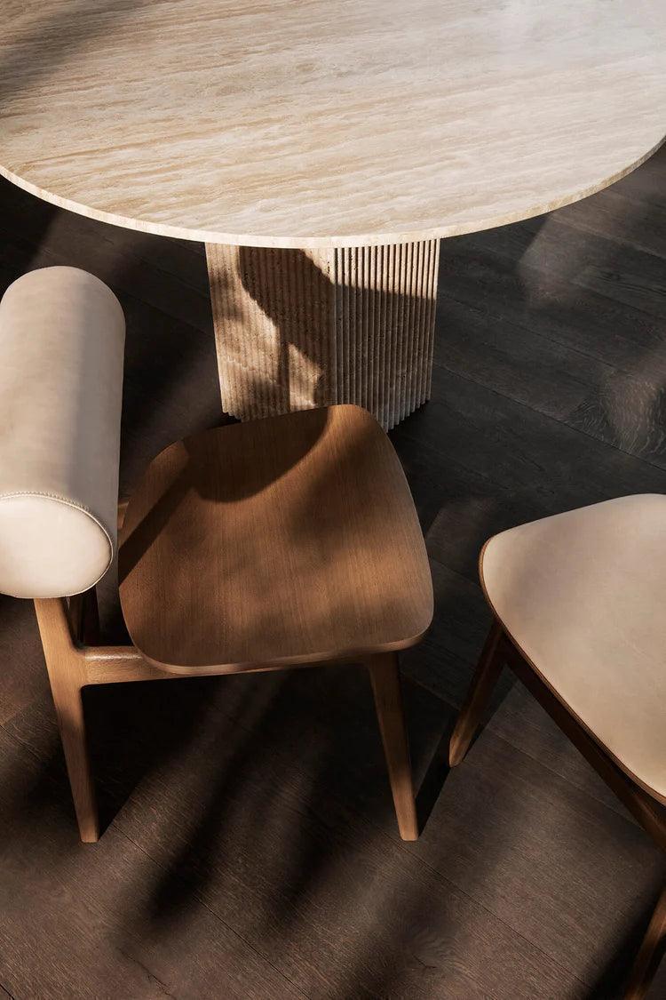 Scaun Totem din stejar cu tapiterie sezut si spatar din piele Spectrum - Norr11 - PARIS14A.RO