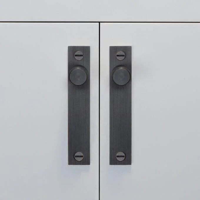 Set de manere tip buton pentru dulap / Cu placa / CROSS - Buster & Punch - PARIS14A.RO