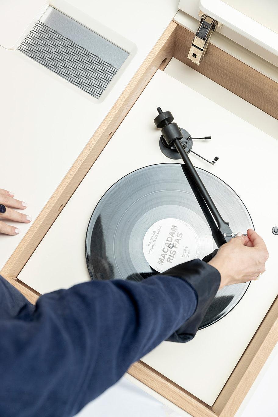 Sistem difuzoare acustice active LX STUDIO cu platanta - La Boite Concept - PARIS14A.RO