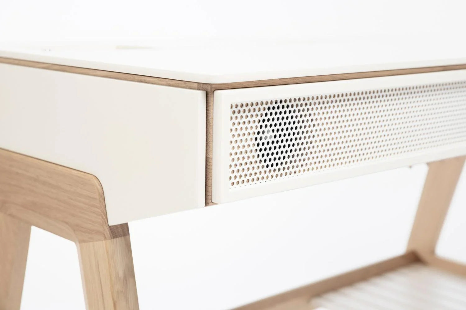 Sistem difuzoare acustice active LX STUDIO fara platanta - La Boite Concept - PARIS14A.RO