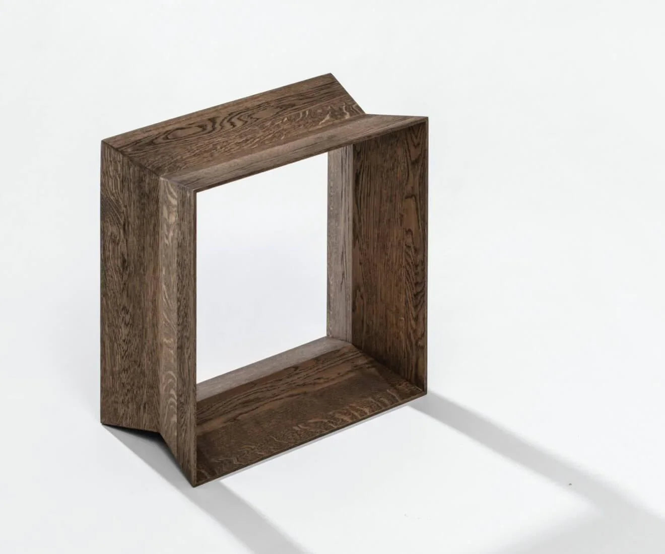 Taburet confectionat din lemn de stejar Reflex by Motarasu