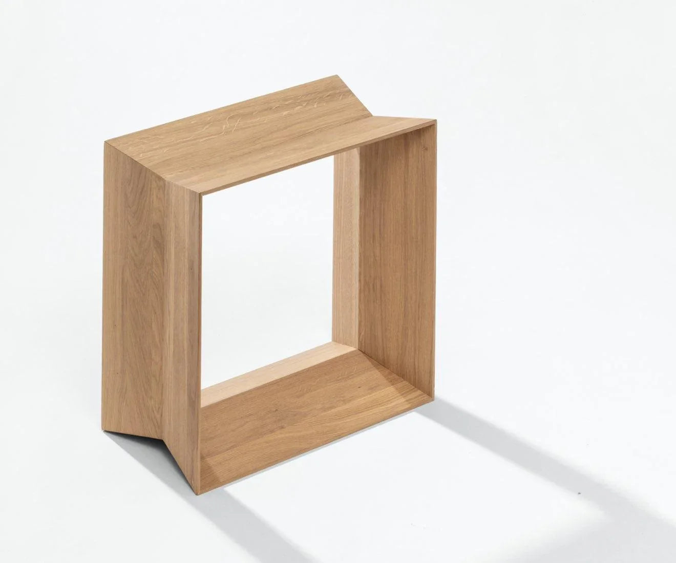 Taburet confectionat din lemn de stejar Reflex by Motarasu