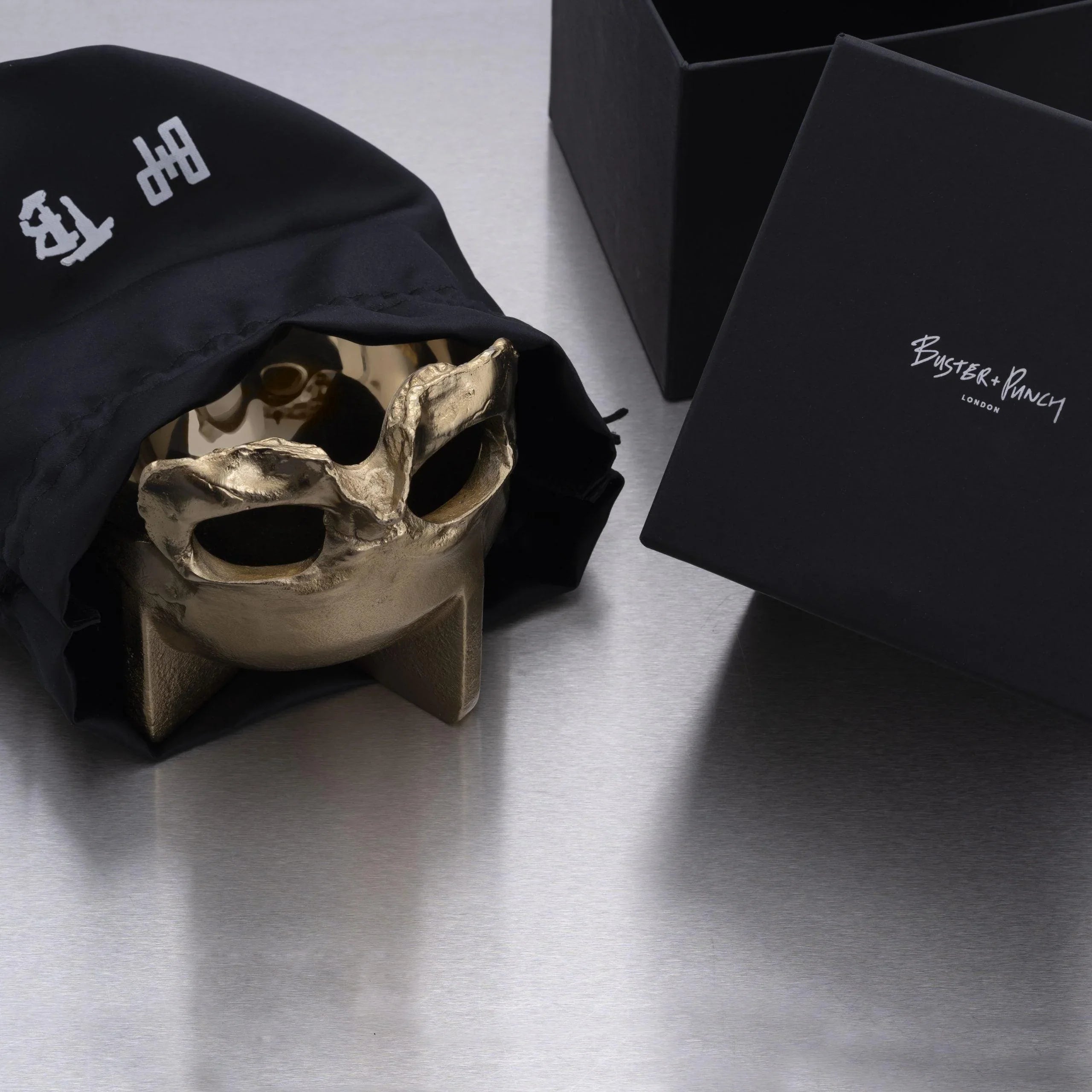 Bol tip craniu / TRAVIS BARKER - Buster & Punch - PARIS14A.RO